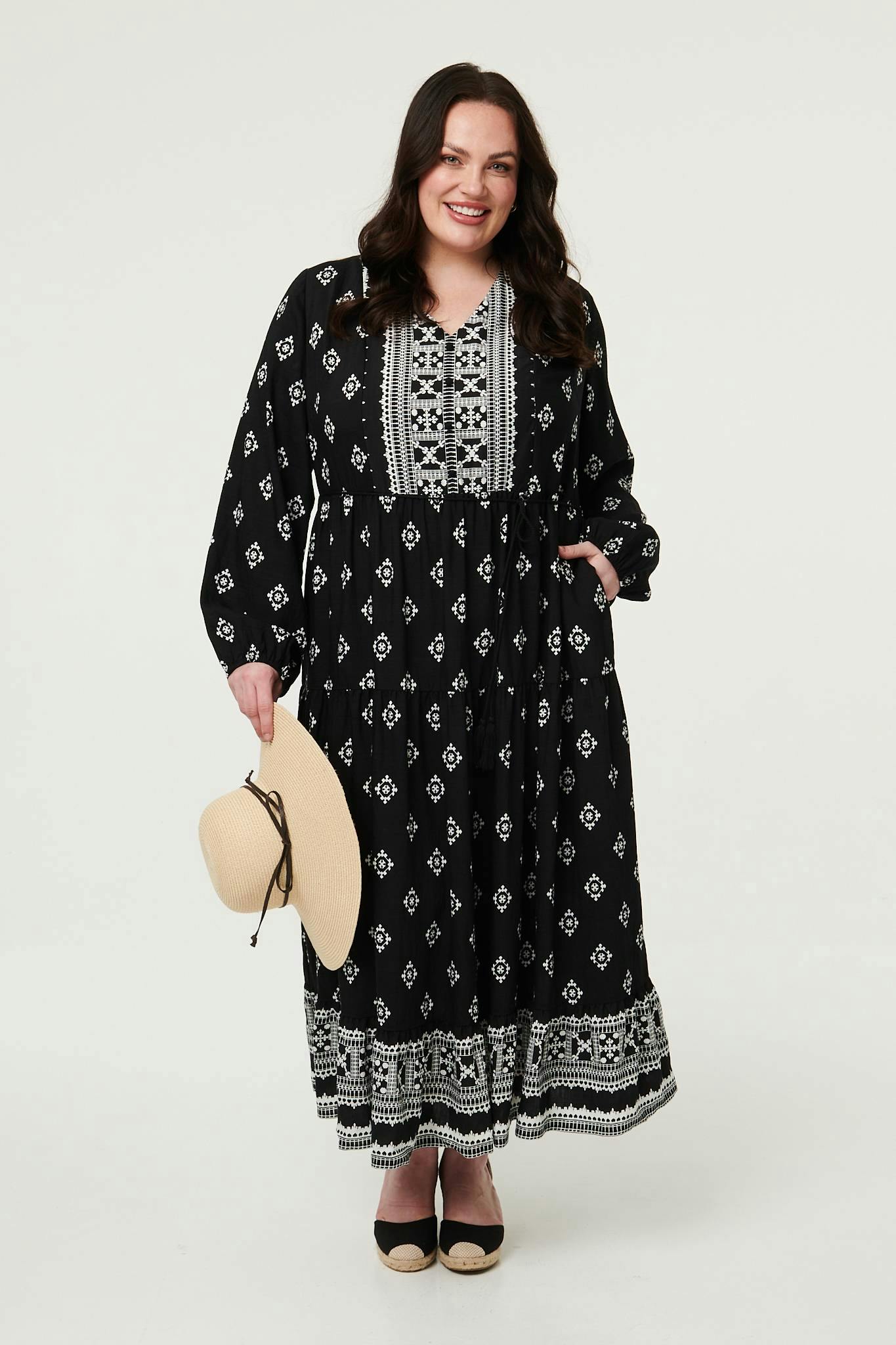 Izabel London Black Curve Printed Long Sleeve Maxi Dress - 22