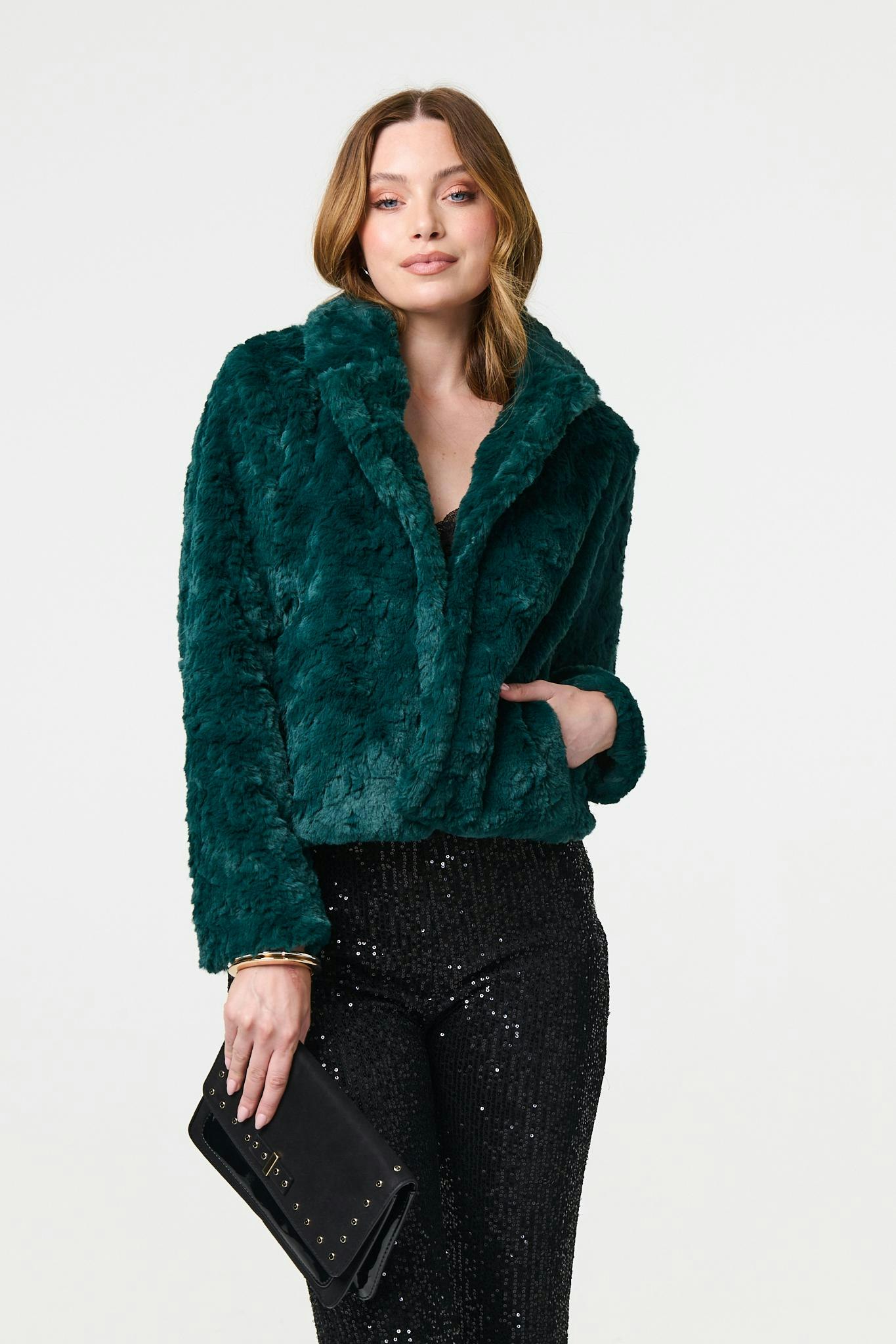 Izabel London Green Faux Fur Cropped Long Sleeve Jacket - 18