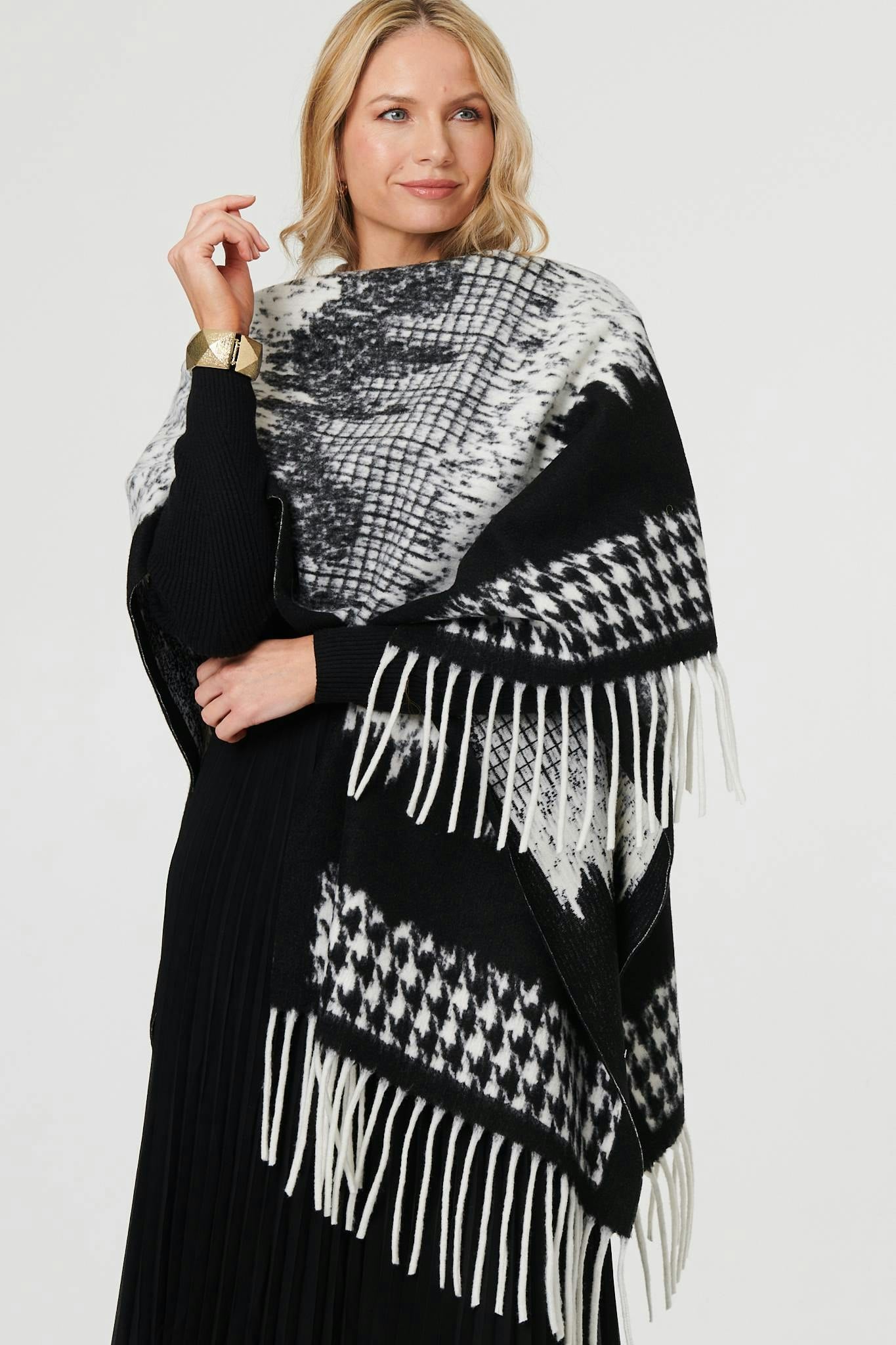 Izabel London Black Scarf Printed Fringed Oversized Poncho - One