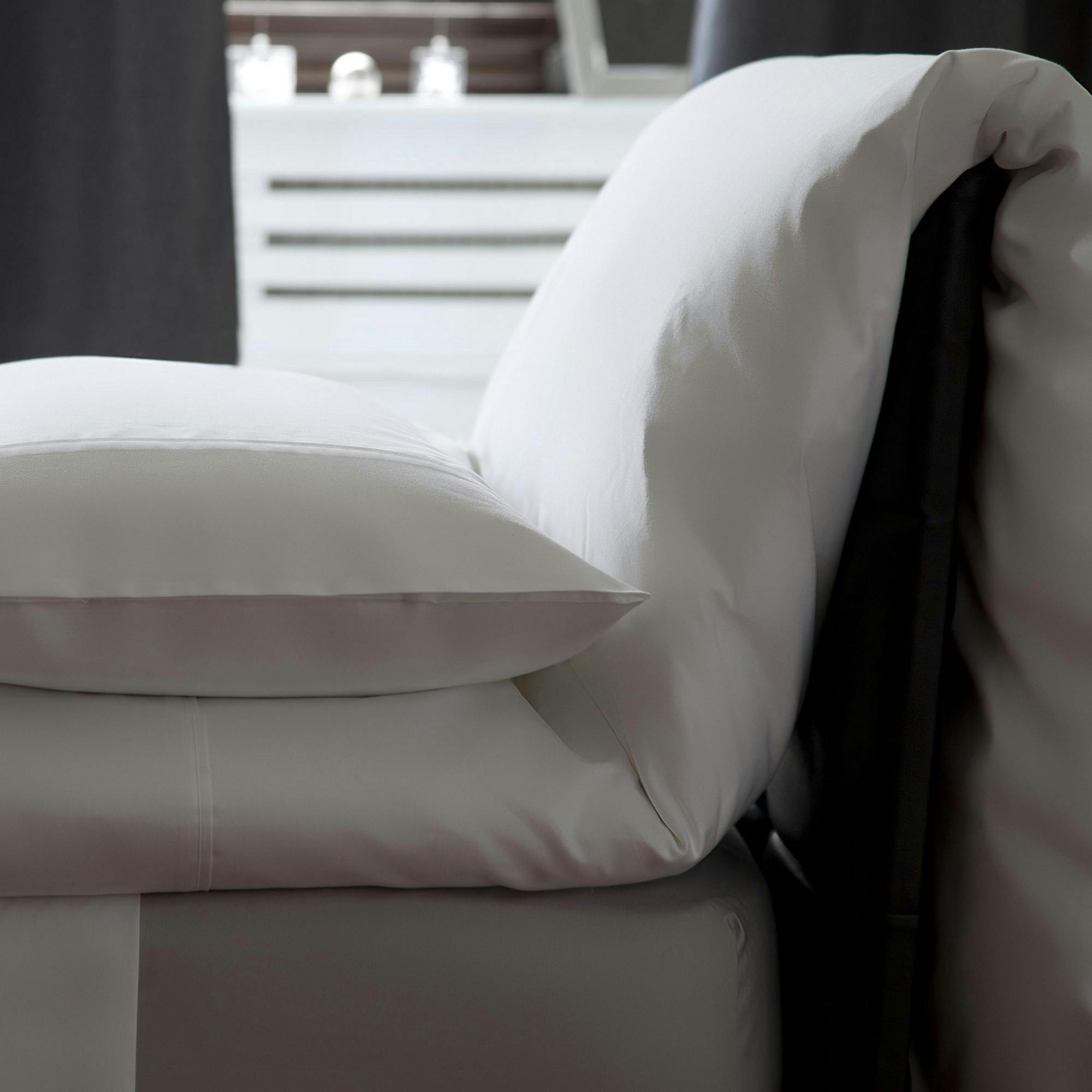 Belledorm White Premium Blend 500 Thread Count Duvet Cover - Kingsize - 67% Cotton/33% Polyester