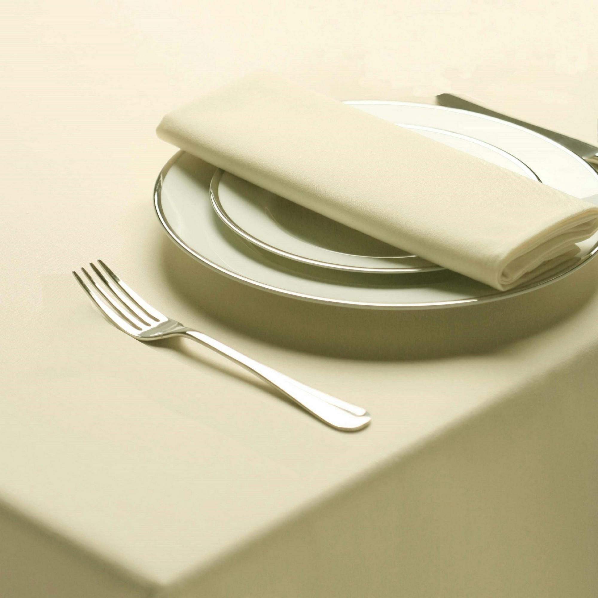 Belledorm Ivory Amalfi Rectangular Table Cloth - 132 X 178Cm - 100% Polyester
