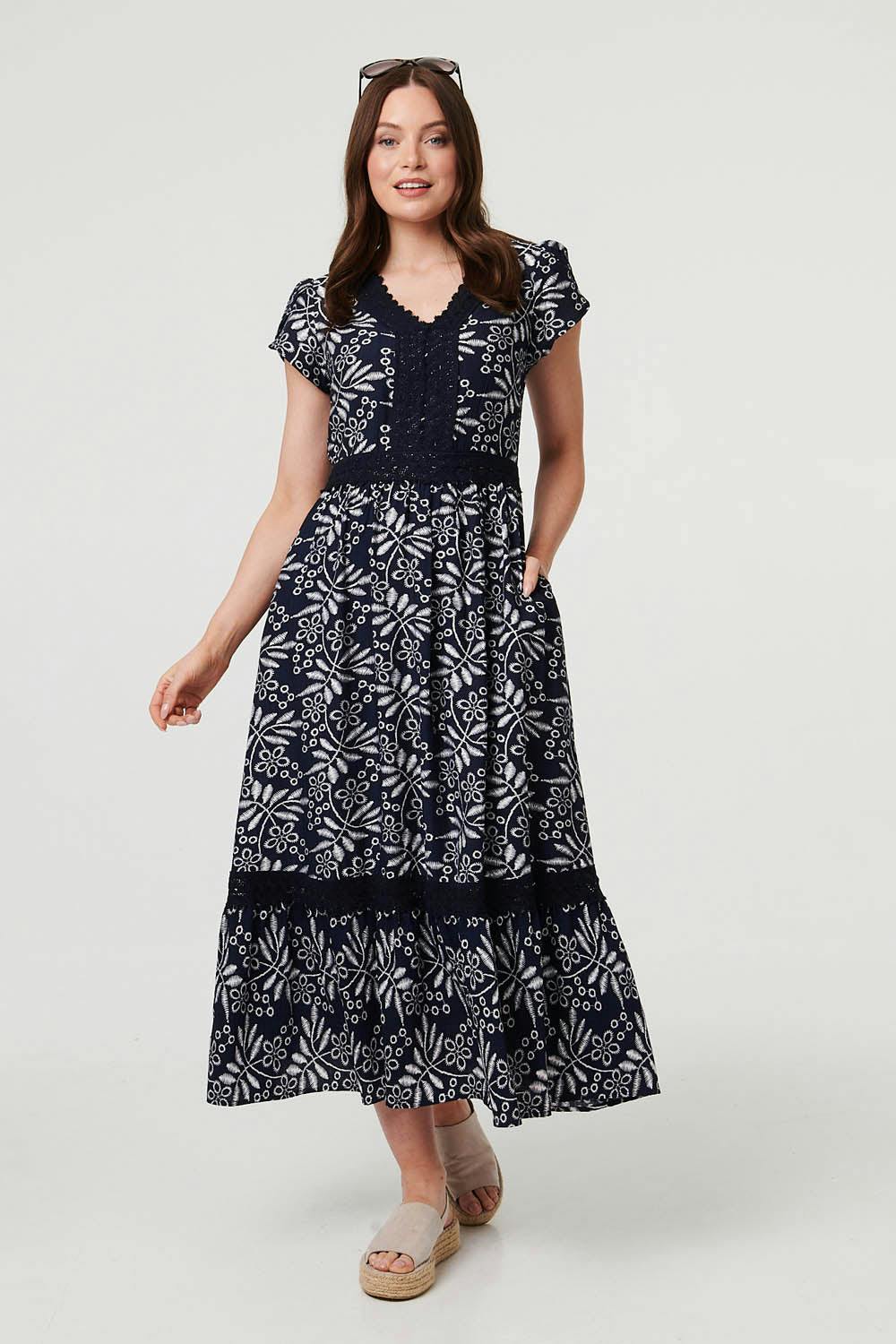 Izabel London Light Leaf Print Lace Trim V-Neck Midi Dress - 16 - Navy