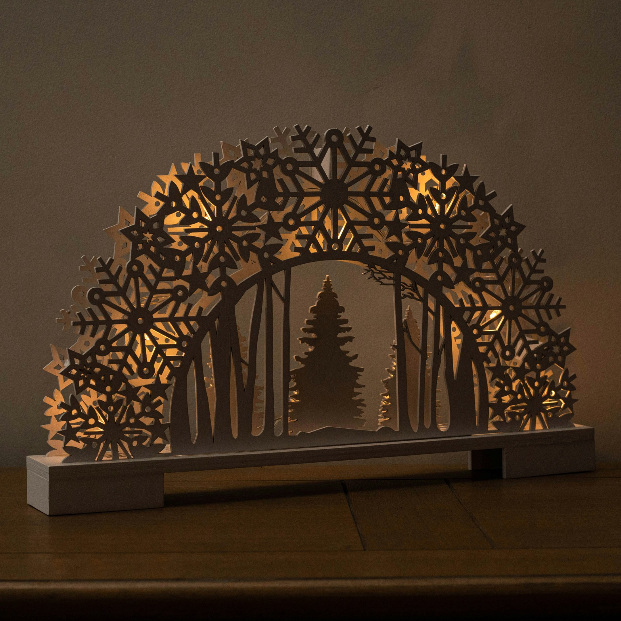 Rackhams White 45Cm Battery Operated Wooden Snowflake Arch & Christmas Trees With 10 Warm Leds