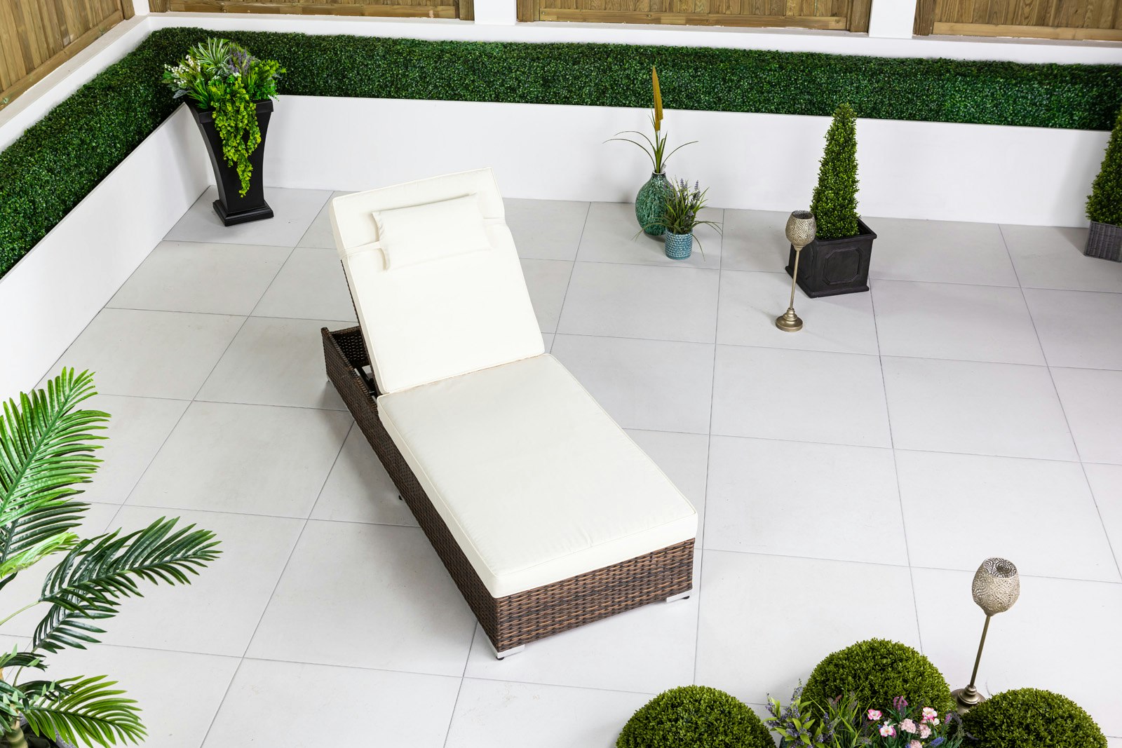 Giardino Brown Rattan Sun Lounger - 1