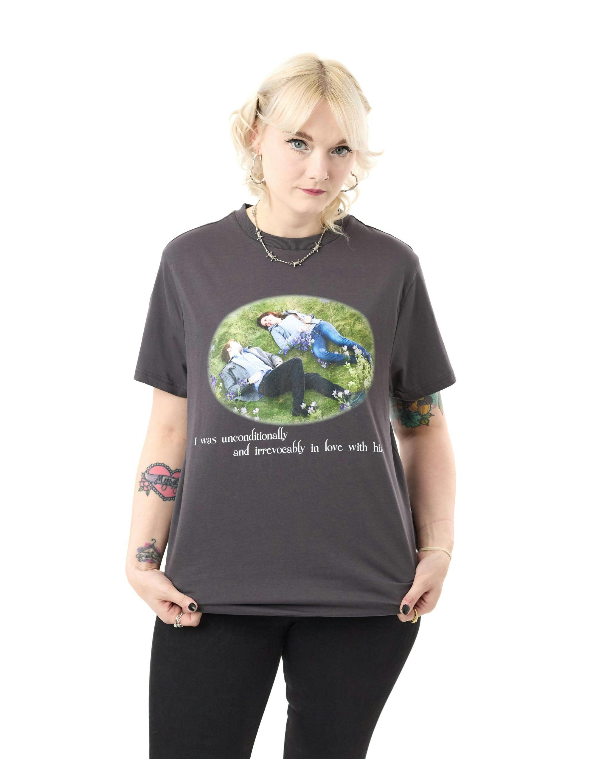 Vanilla Underground Women's Grey Twilight Unconditionally Short Sleeved T-Shirt - XXX-Large