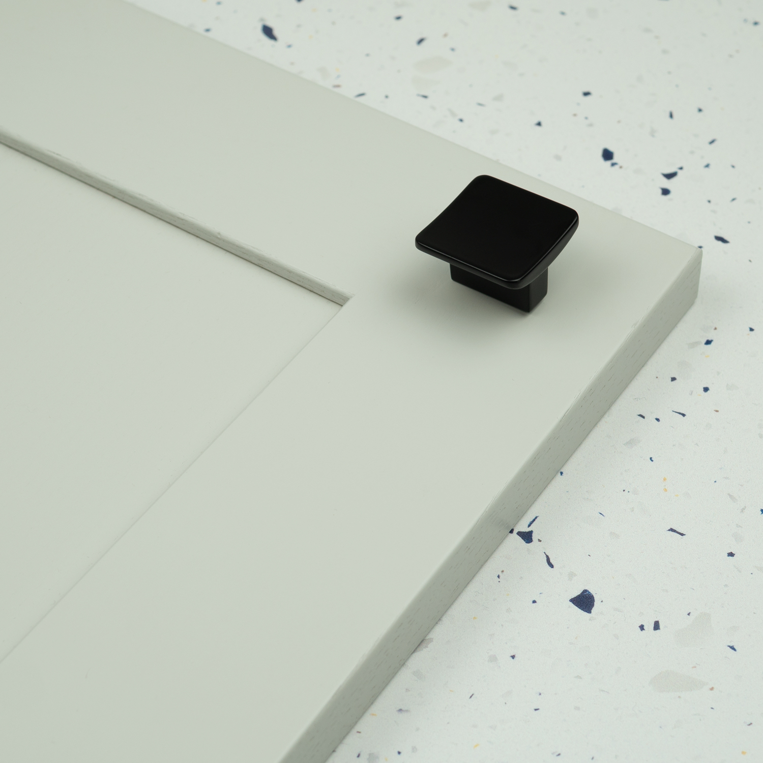 Handle & Home Black Matt Small Square Kitchen Cabinet Knob - 32Mm Knob