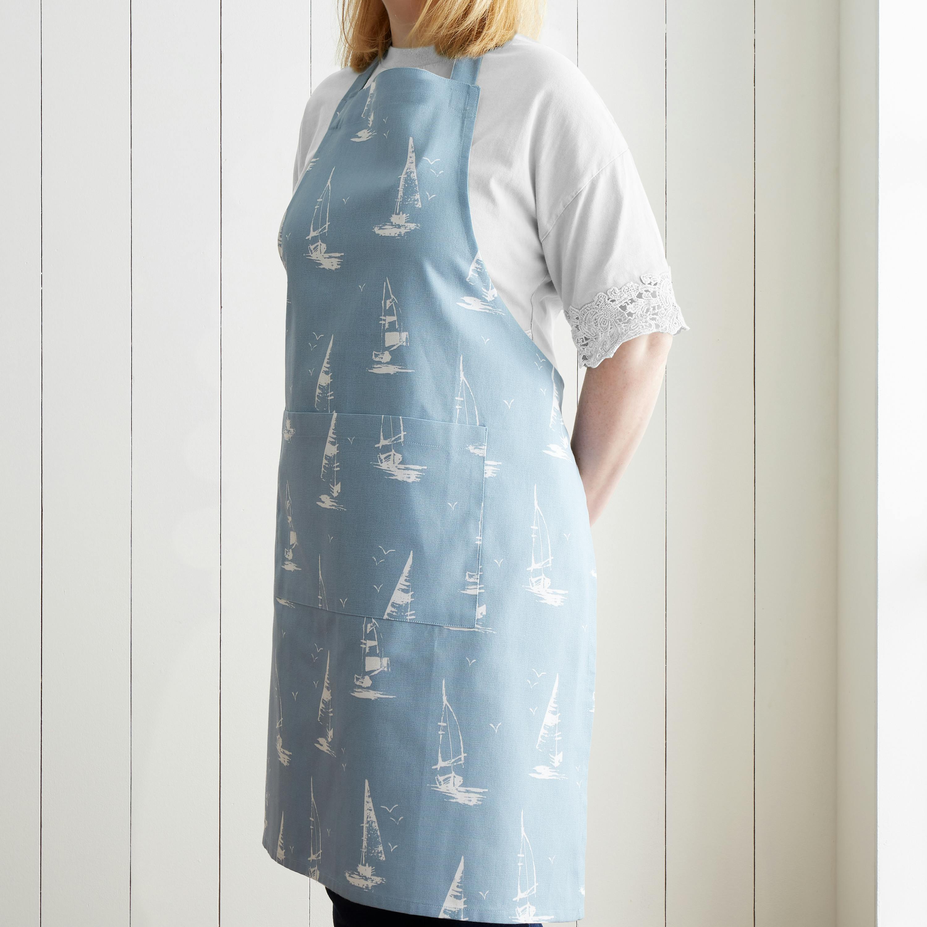 Catherine Lansfield Blue Salcombe Boats Cotton Kitchen Adult Apron - Image 3