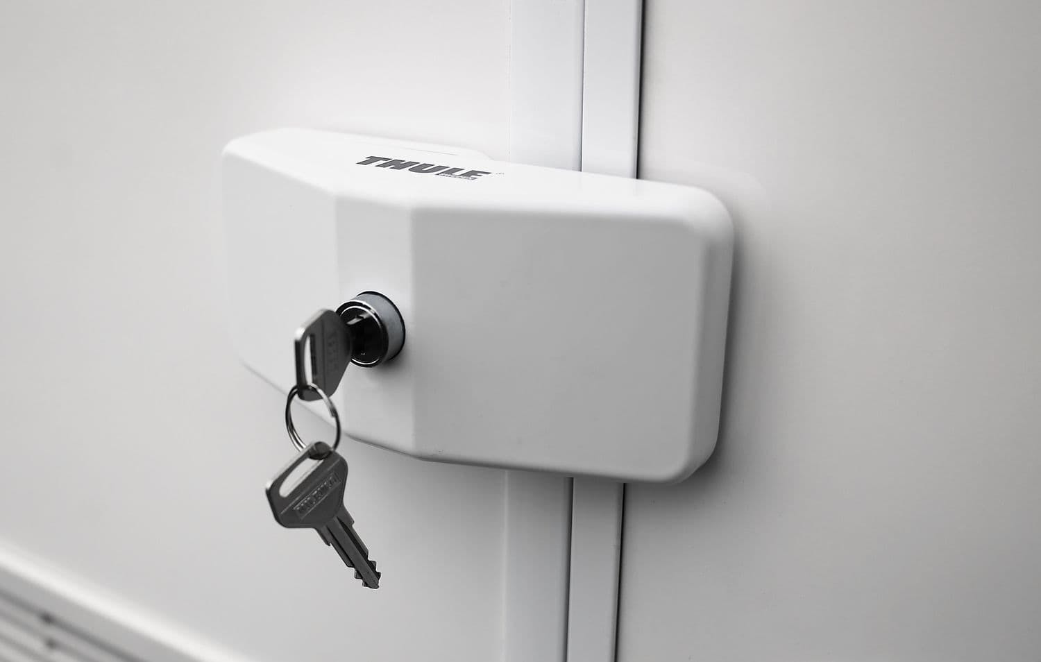 Thule White Caravan & Motorhome Extra Antitheft Security Door Lock - Image 3