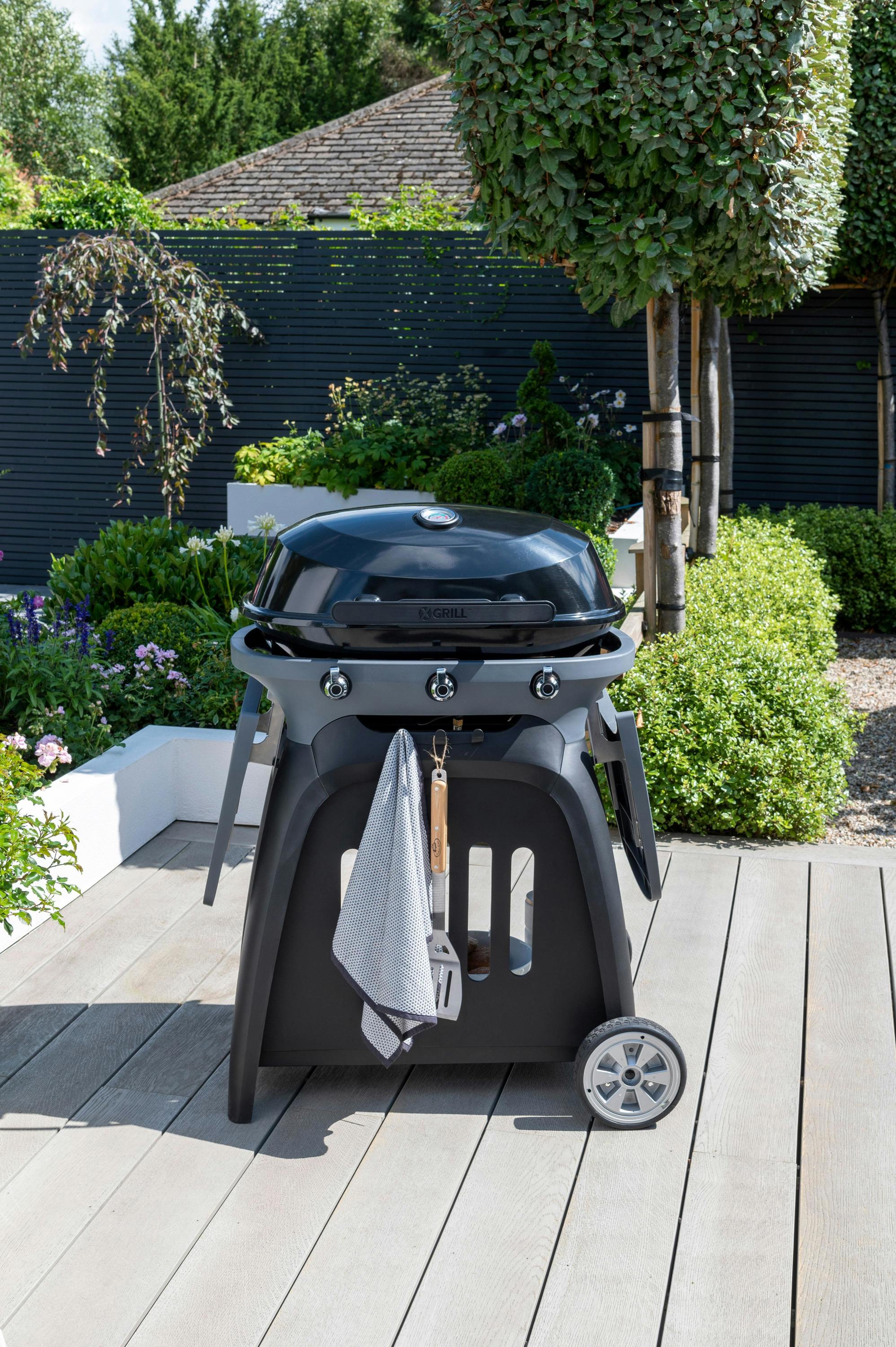 Norfolk Leisure Norfolk Grills N-Grill 3-Burner Grill & Bundle