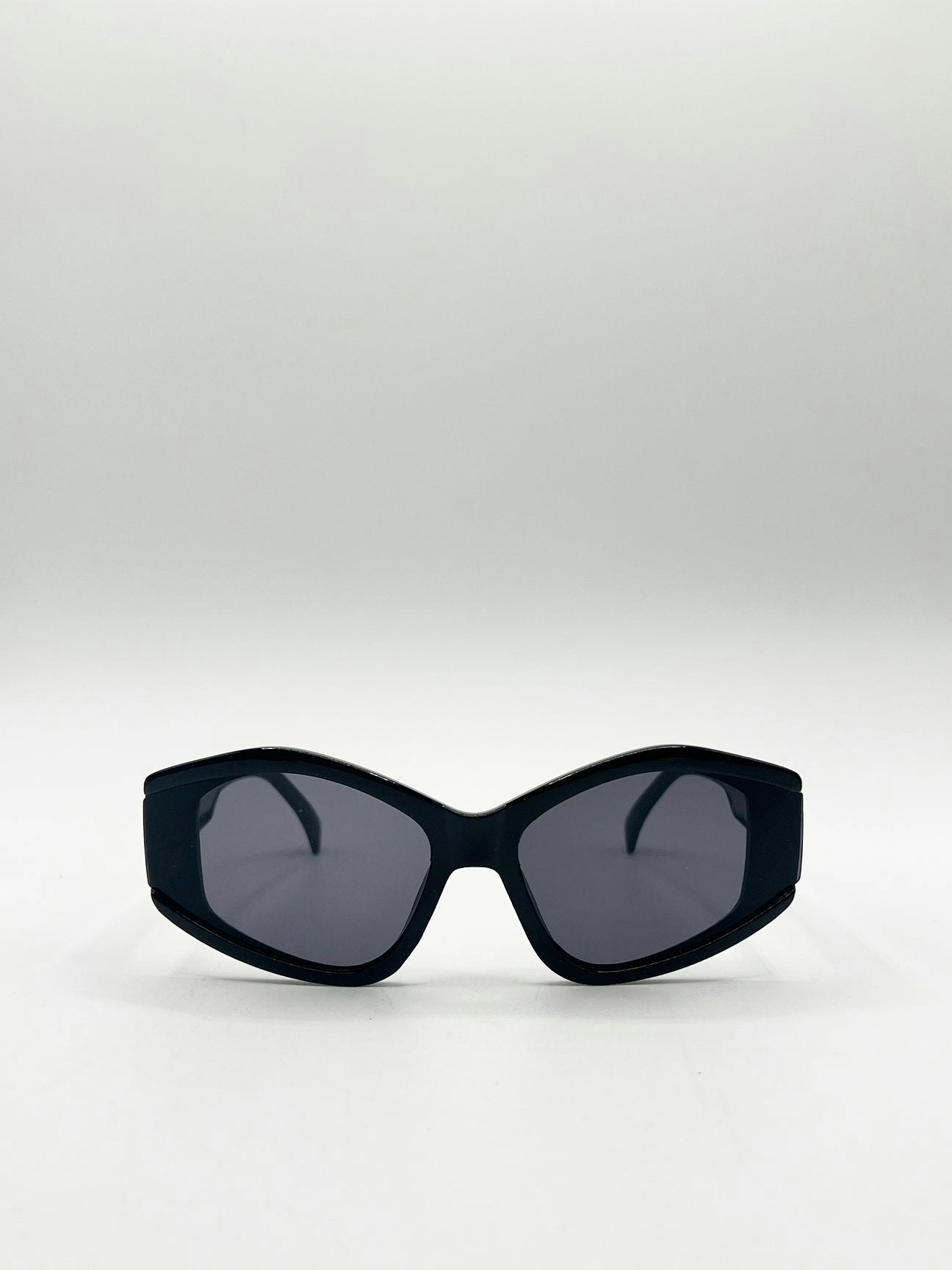 Svnx Black Angular Cat-Eye Sunglasses In - One Size