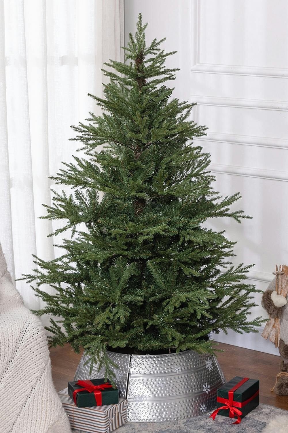 Everglow Artificial Christmas Tree 5ft Green Hinged Branches Realistic - Image 3
