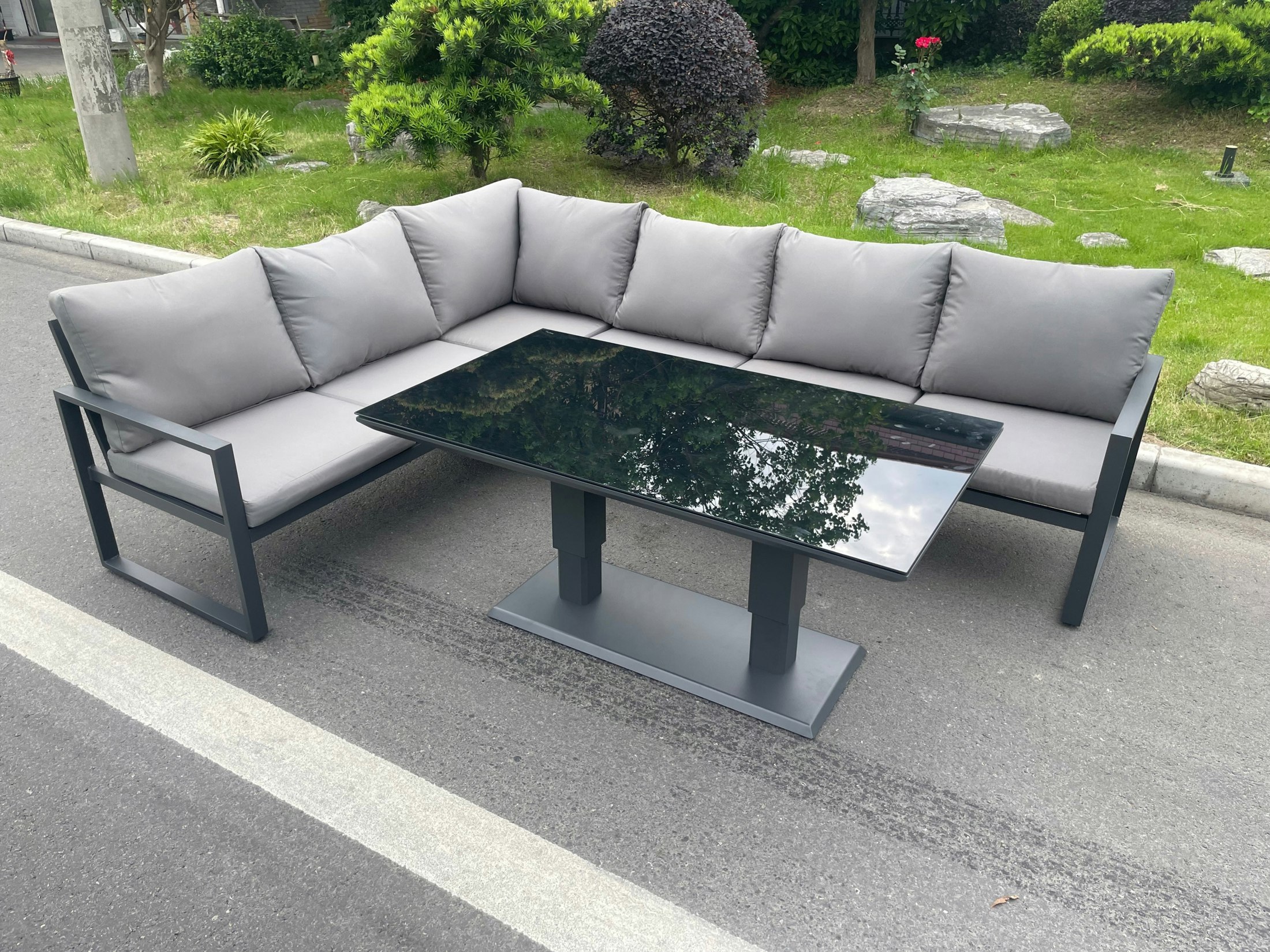 Fimous Dark/Grey/Black Aluminum Outdoor Garden Furniture Corner Sofa Adjustable Rising Lifting Dining Table Sets Tempered Glass 6 Seater