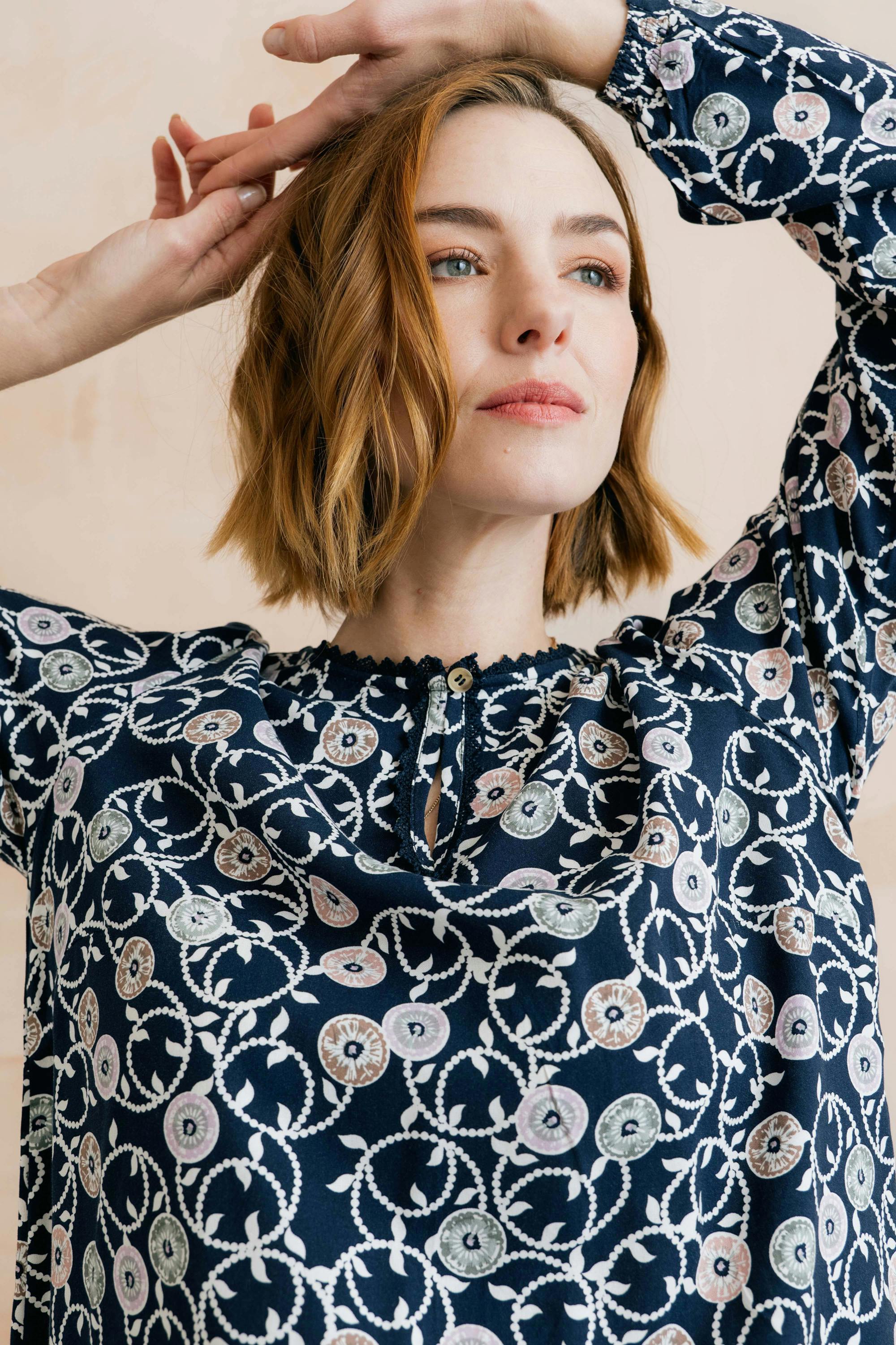 Lily & Me Emily Printed Keyhole Blouse Navy - Navy - 08
