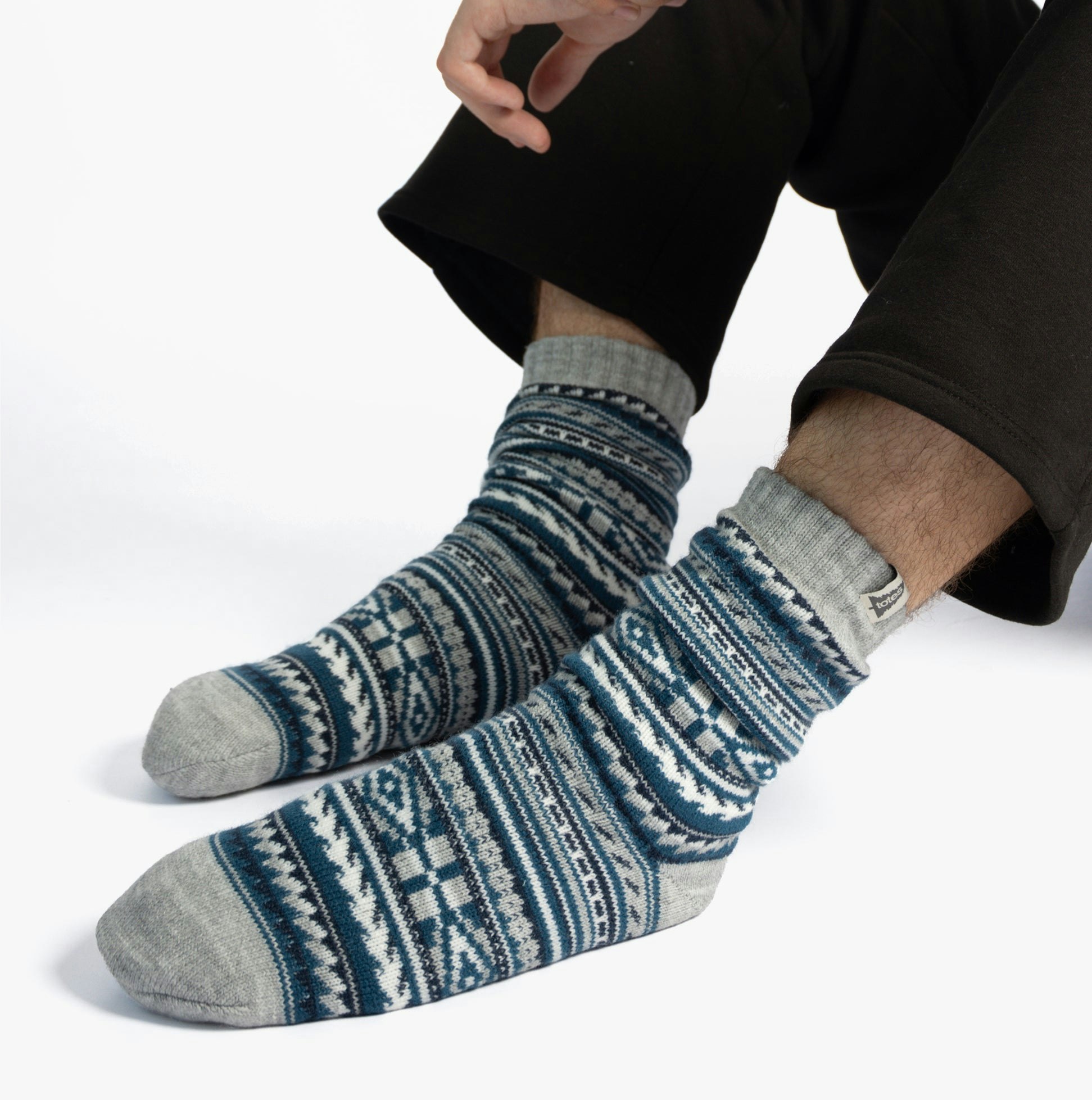 Totes Men's Blue Toasties Sherpa Lined Fair Isle Slippers Socks Fair Isle
