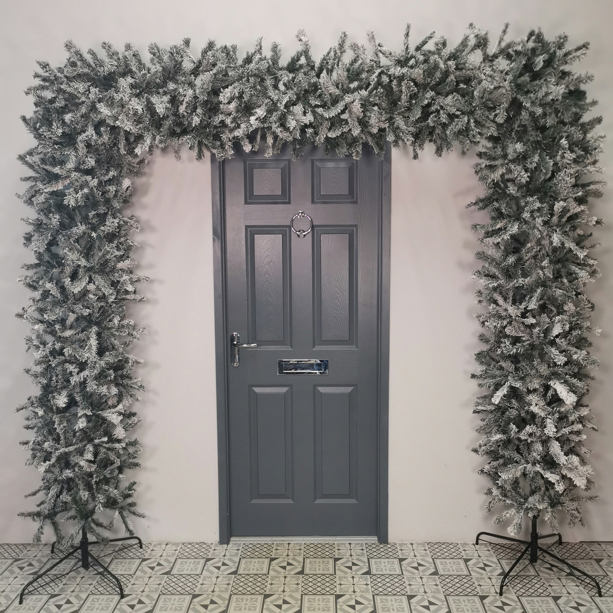 Samuel Alexander 8Ft Indoor Flocked Pvc Christmas Tree Arch With Snow Tips And Flat Top - Green - Image 7