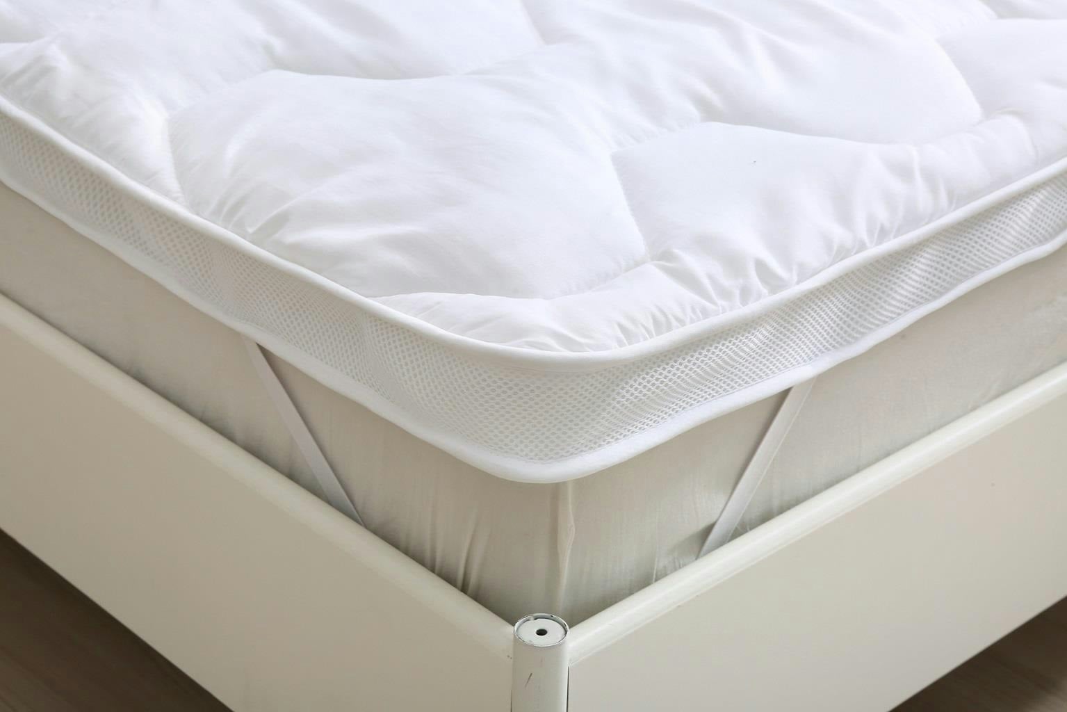 Rackhams White Air Flow Mattress Topper With Microfibre Cover 5Cm Deep - King