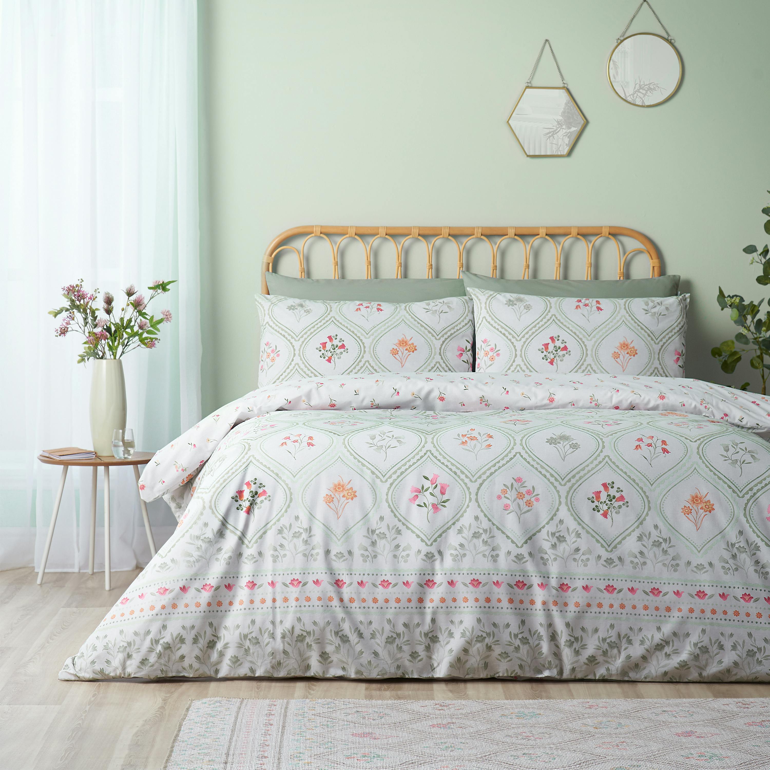 Cameo Floral Reversible Duvet Cover Set - Image 6
