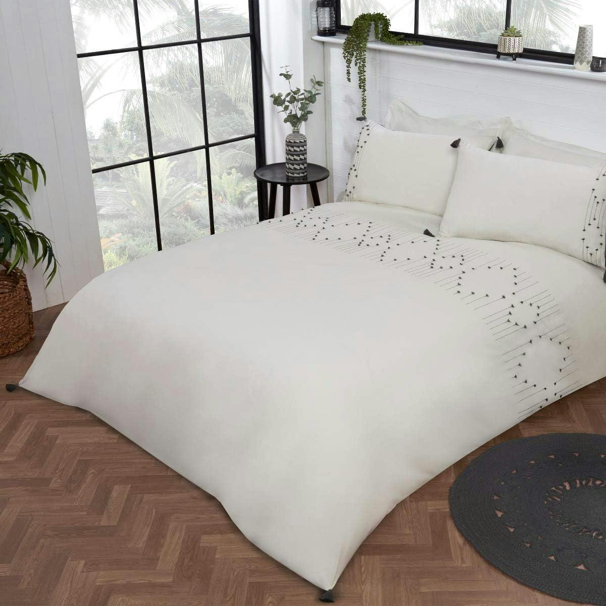 Smart Living White Luxury Hotel Quality Boho Embroidered Tassels Duvet Cover With Pillowcases - /Mono - Single (135Cm X 200Cm)