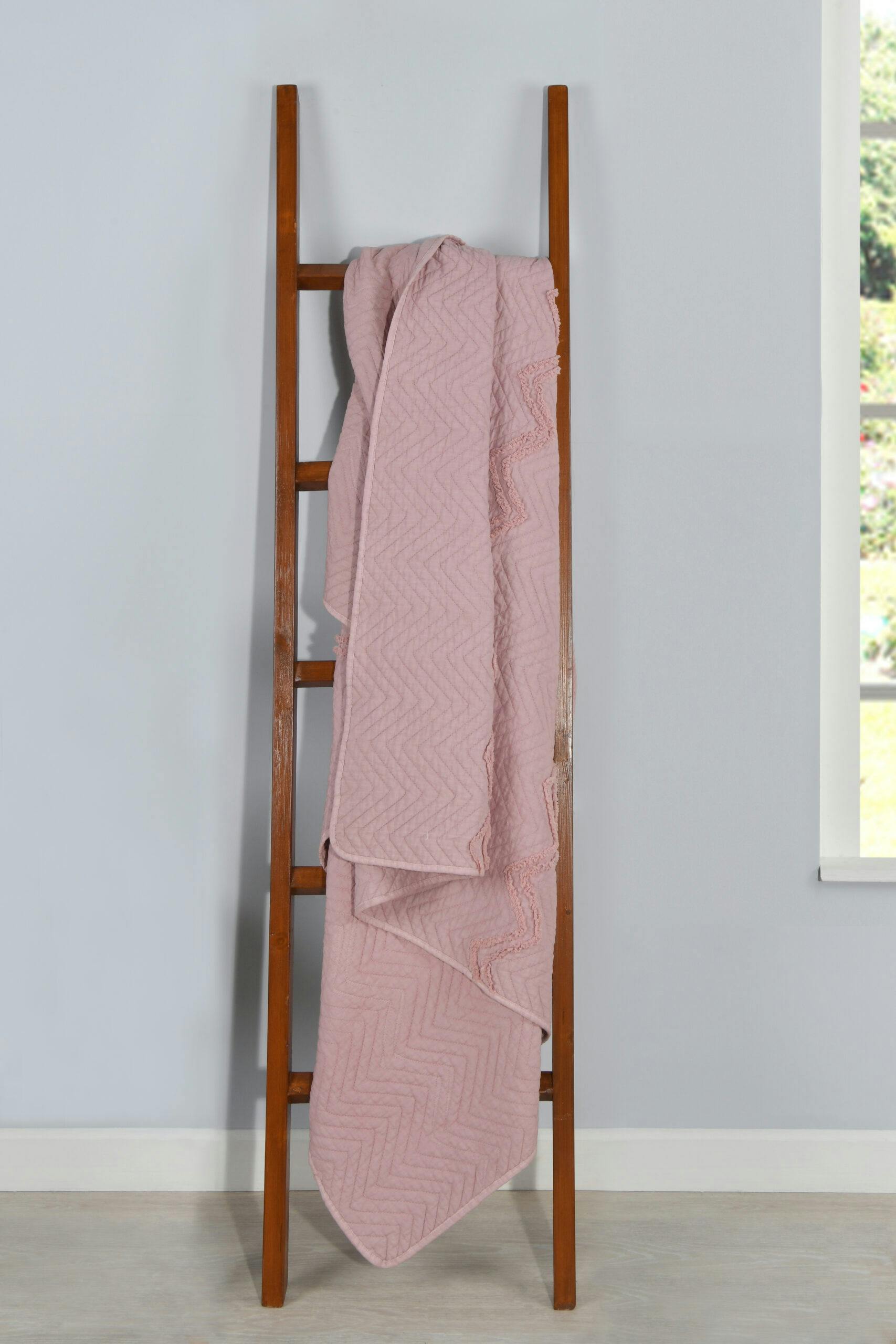 Rackhams Pink Luxurious Zig-Zag Polyester Bedspread - Blush