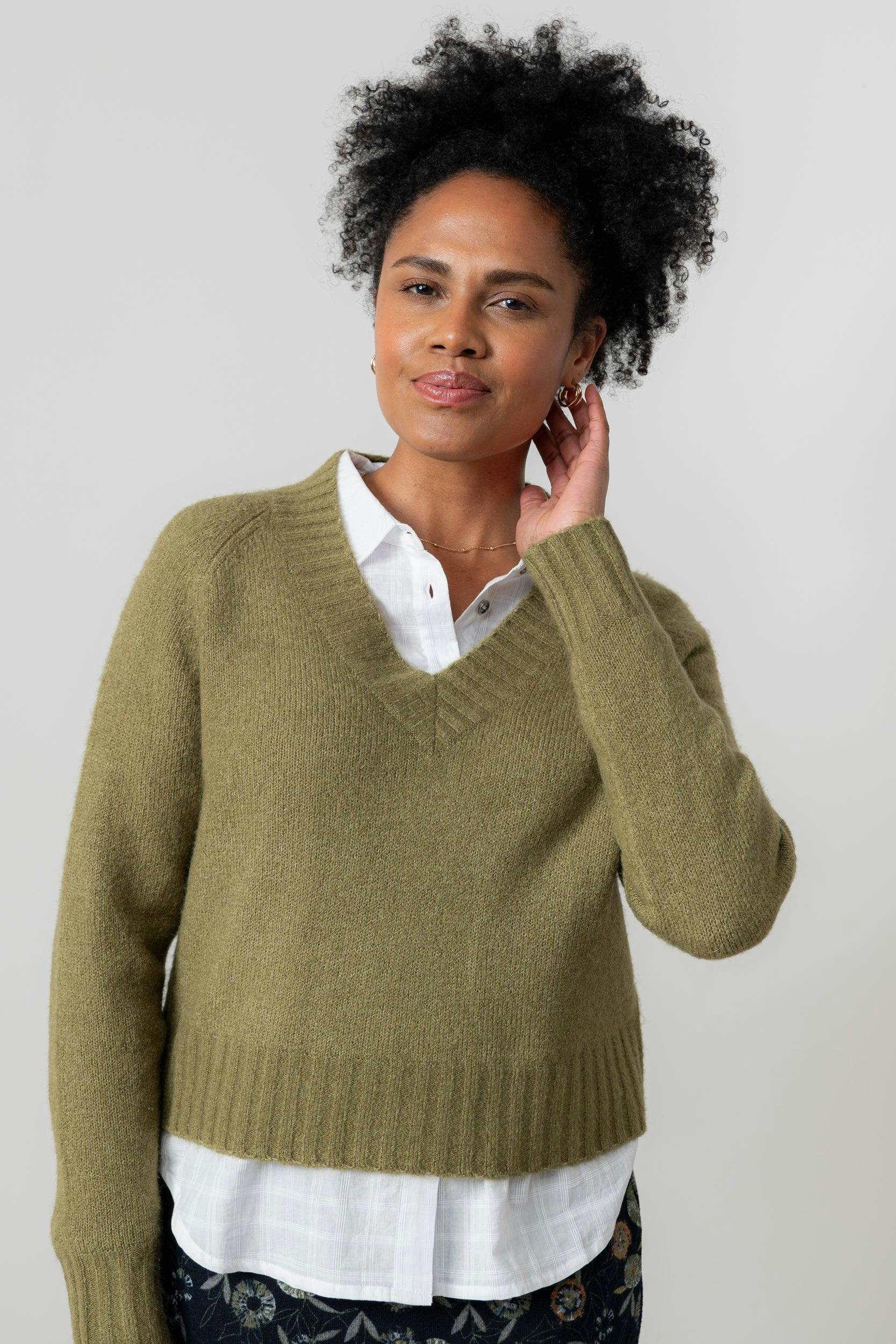 Lily & Me Women's White Woodchester V-Neck Boxy Knit Jumper Moss - 18 - Moss