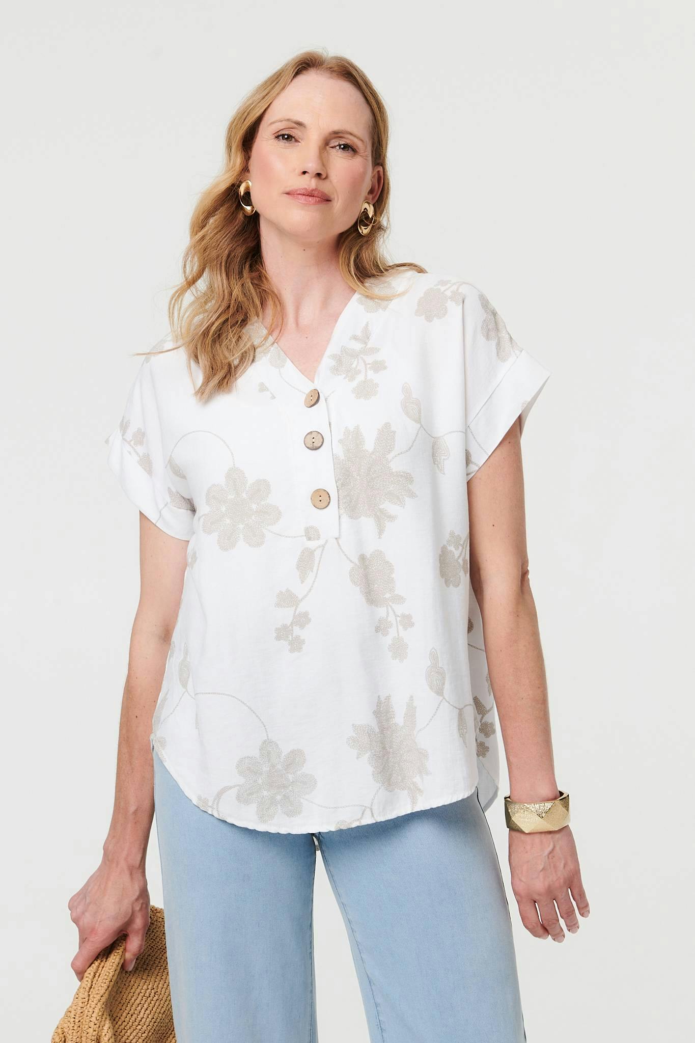 Izabel London White Floral Embroidered V-Neck Relaxed Blouse - M