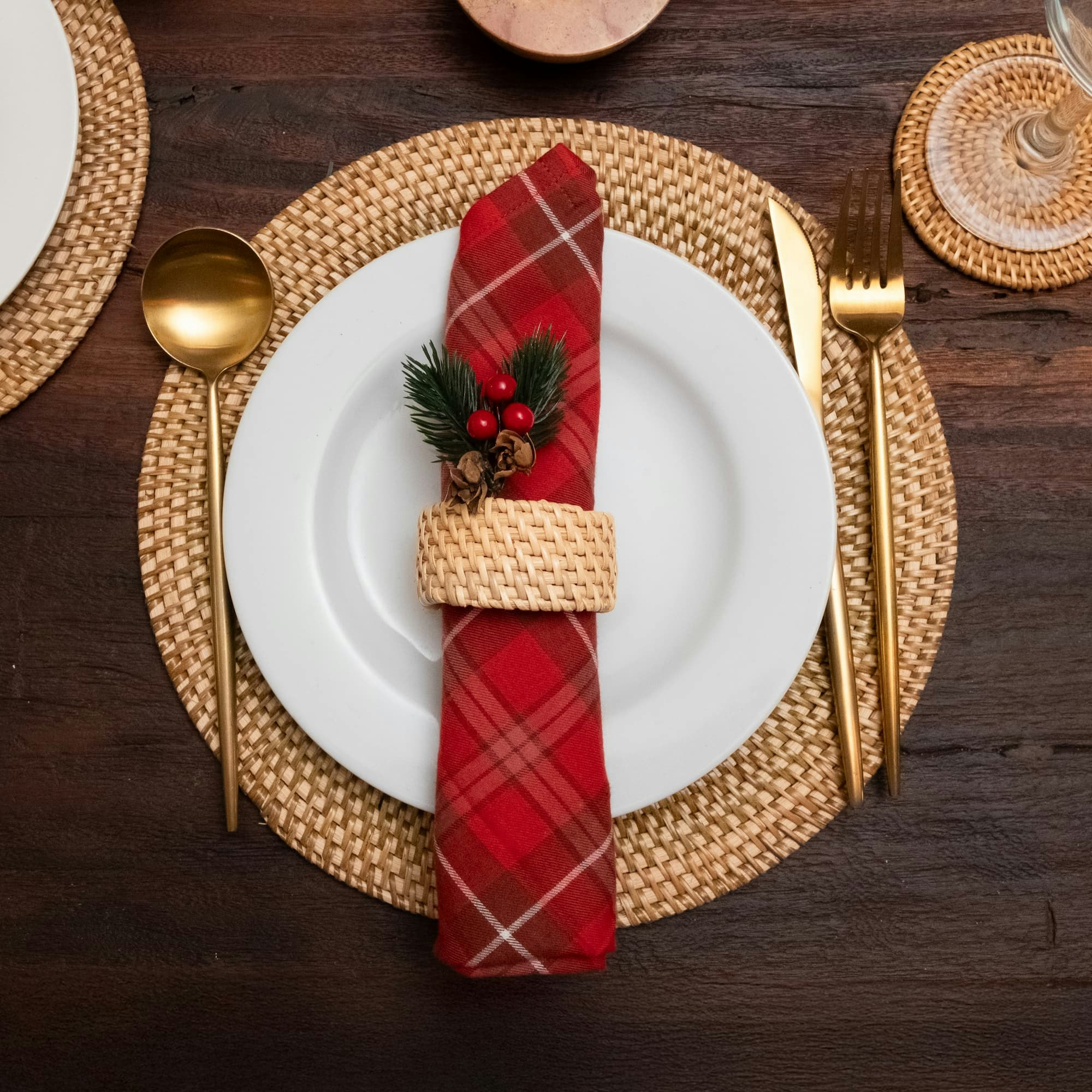 Rackhams Round Rattan Placemats - Natural - 30Cm