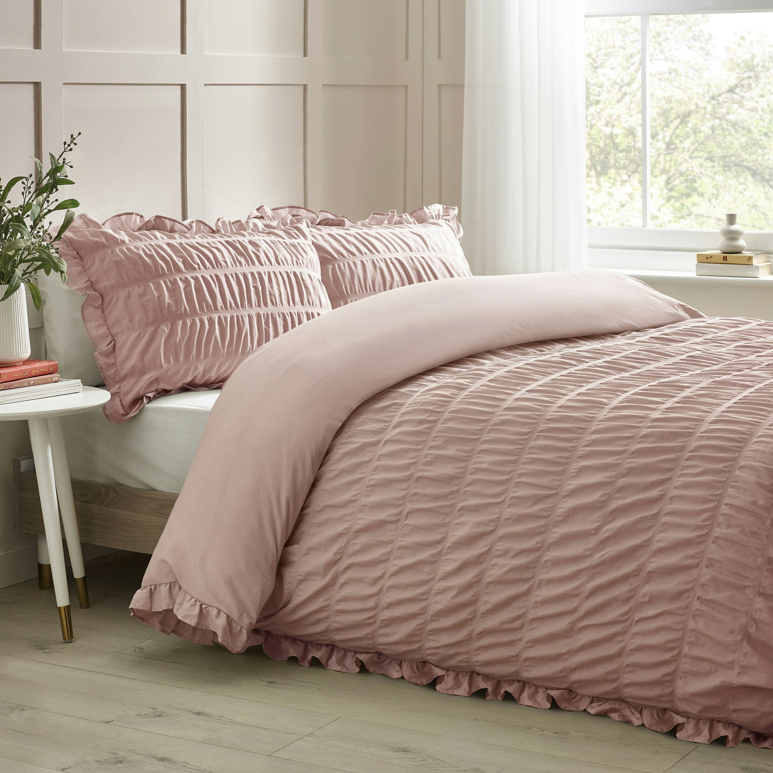 Catherine Lansfield Pink Seersucker Frill Duvet Cover Set - Super King