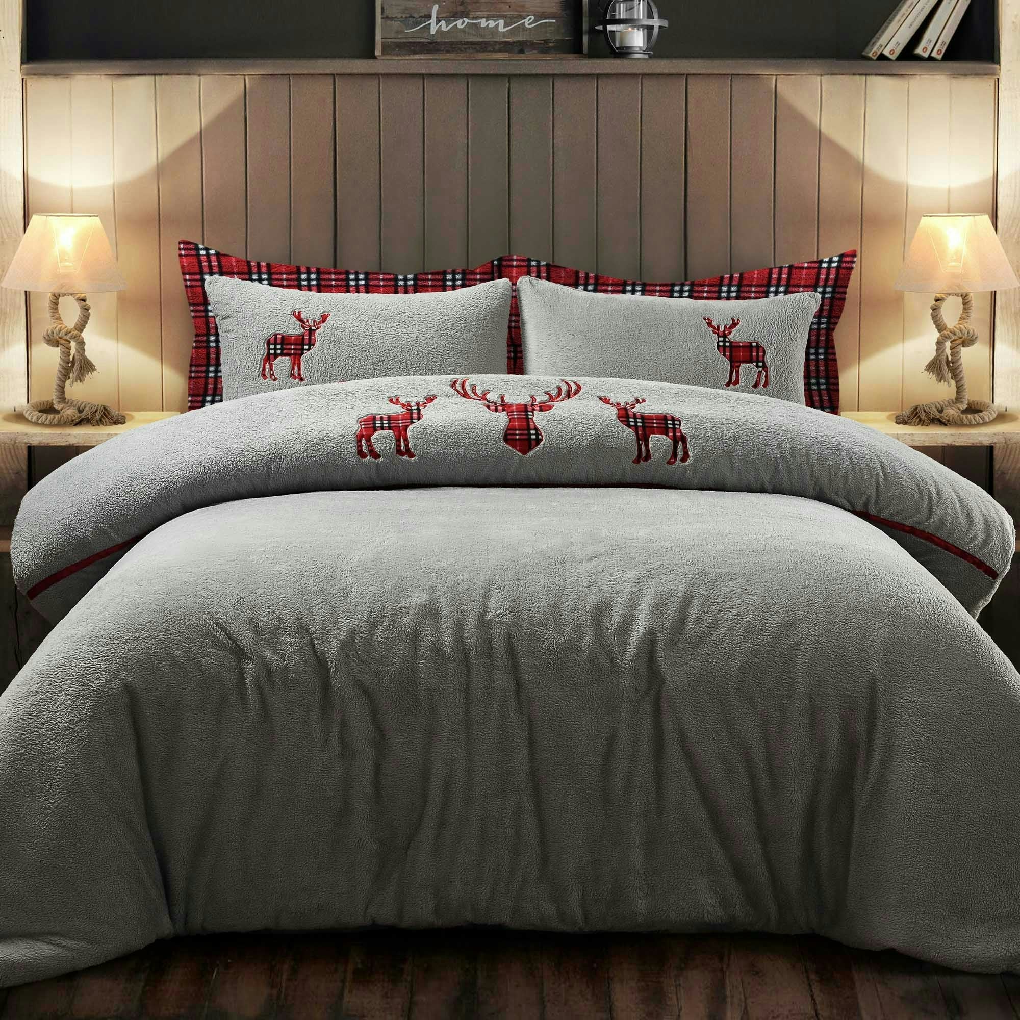 Rackhams Silver Standing Stag Teddy Fluffy And Warm Fleece Duvet Cover Set - Double