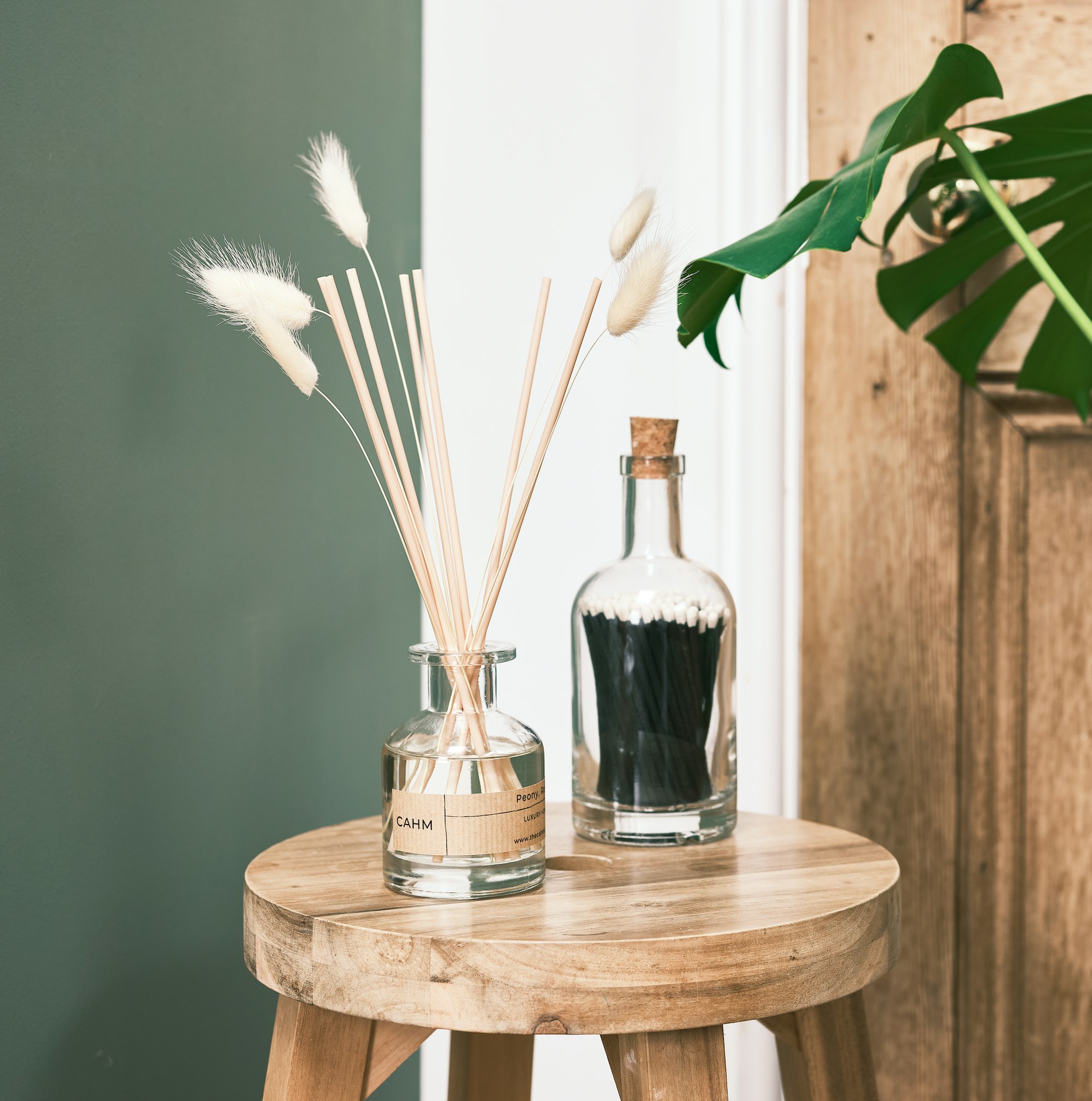Cahm Amber Peony, Rose & Oud Reed Diffuser - Clear