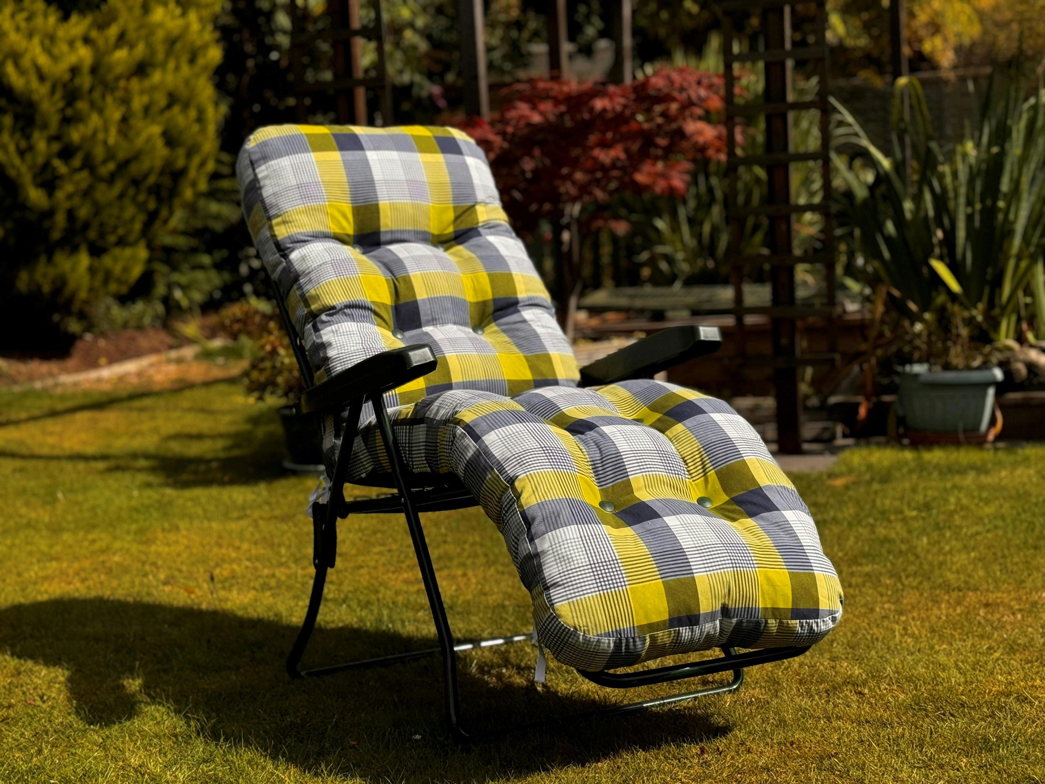 Rackhams Black Garden Relaxer (Pattern Options Available) - Tartan Lime