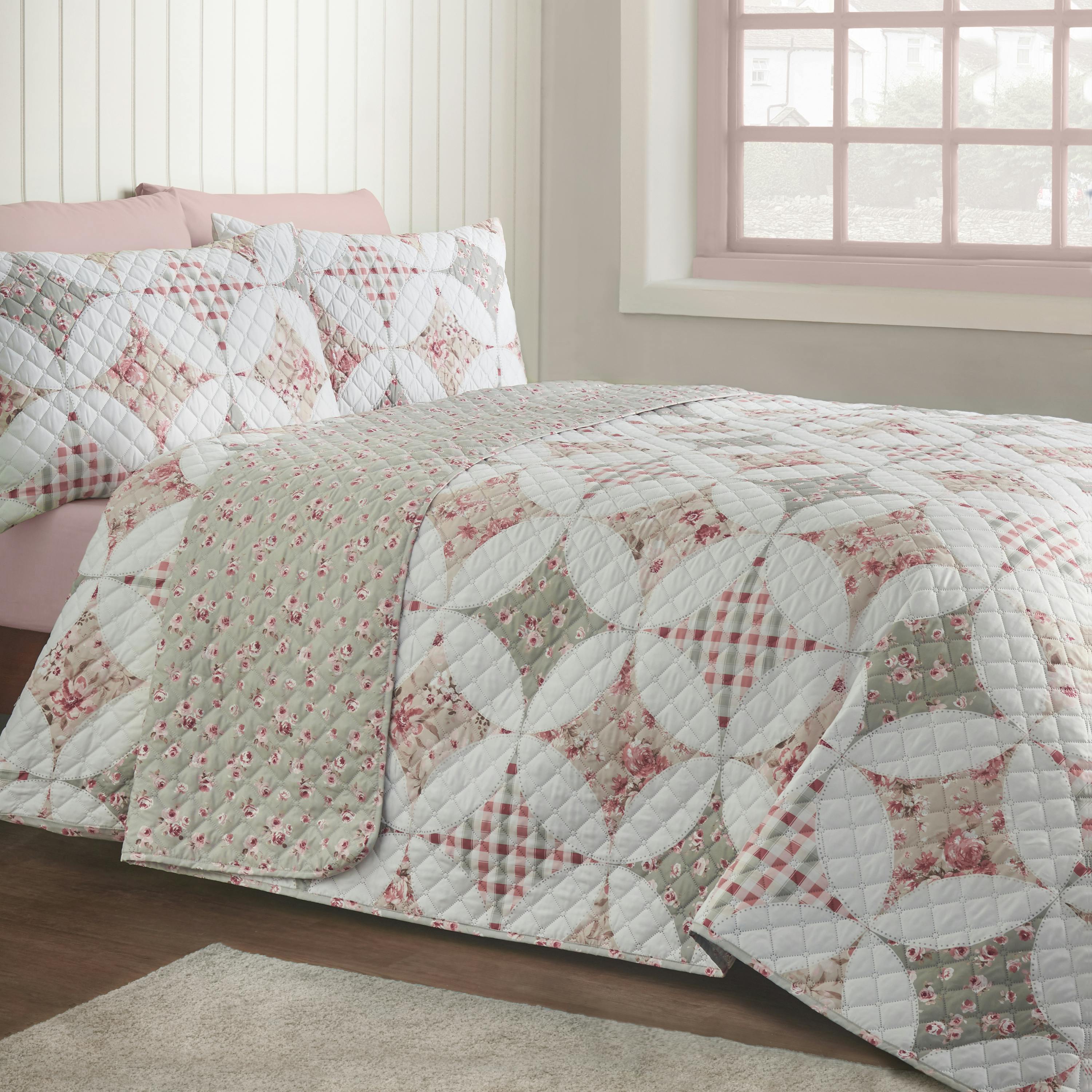 Rackhams Green Pinsonic Patchwork Quilted Bedspread - 220 X 230 Cm
