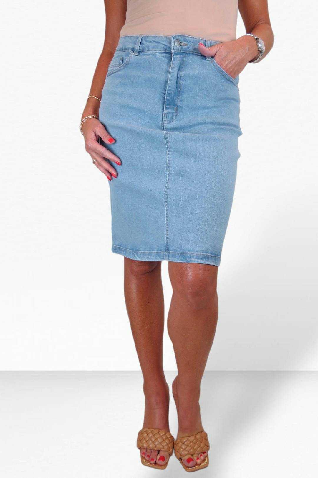 Paulo Due Women's Blue Knee Length Denim Skirt - 22 - Pale