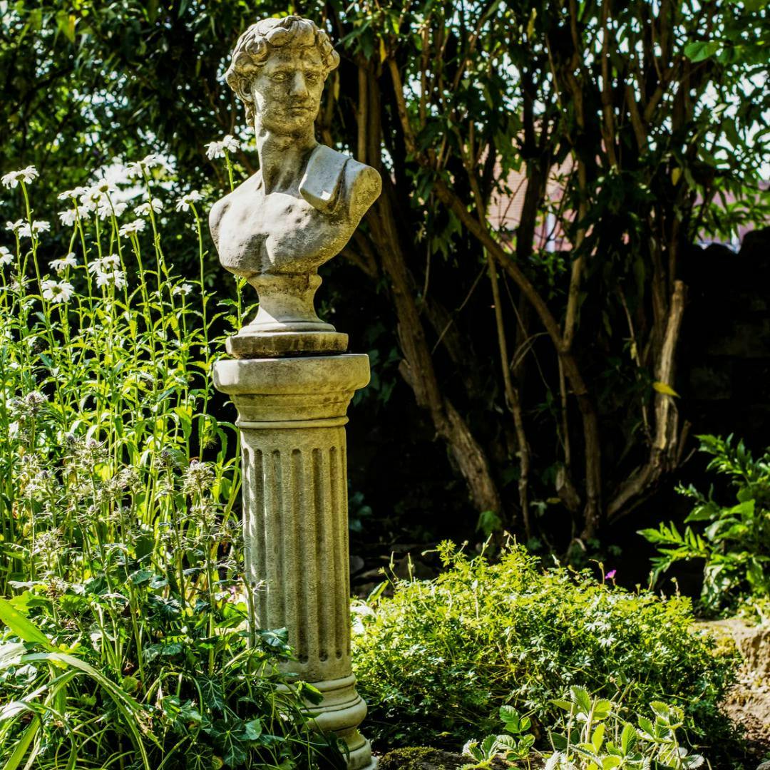 Osn Classical David Bust On Tall Column