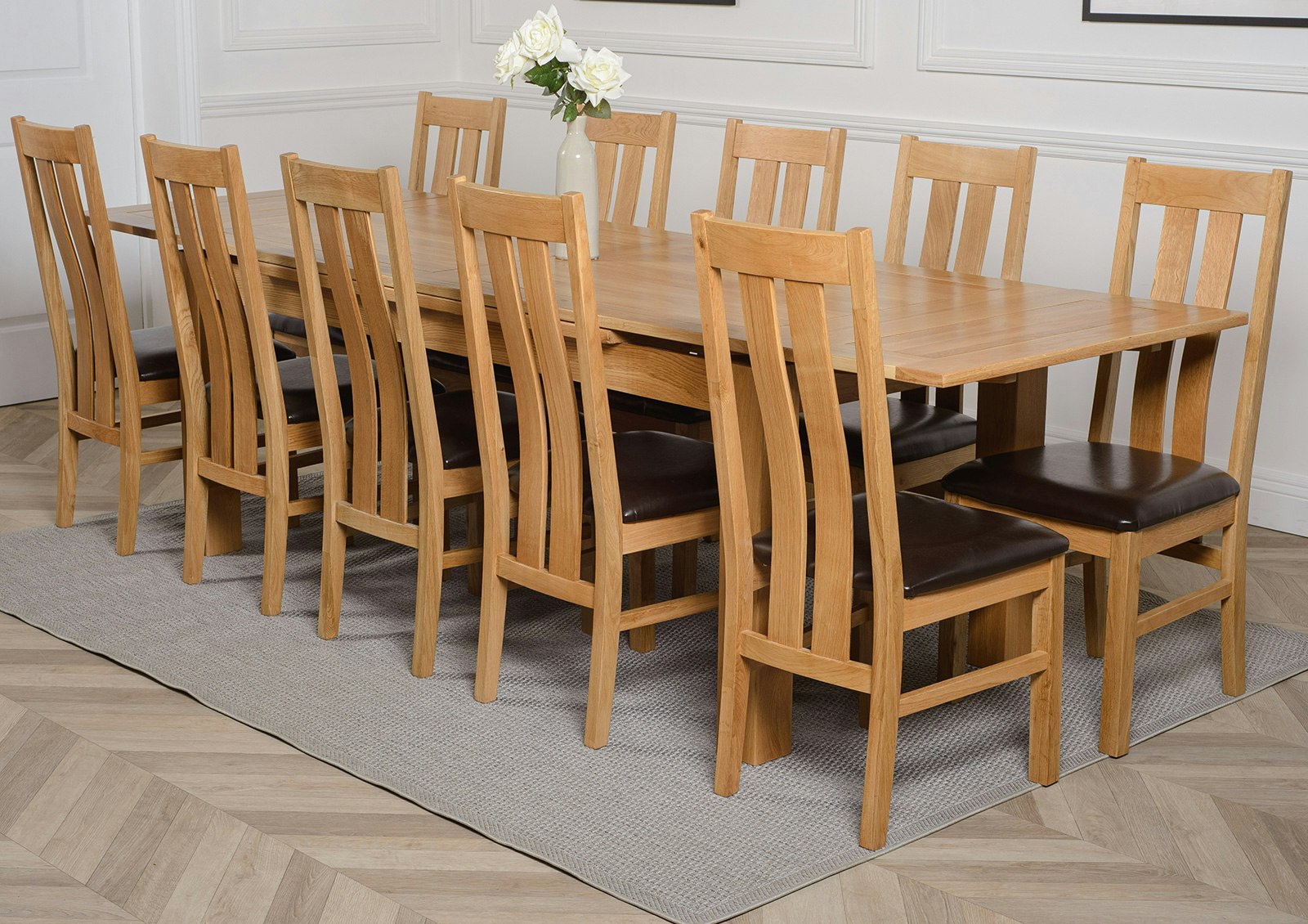 That's Furniture Richmond Oak Extending Dining Table With Princeton Oak Chairs - Natural Oak - 10 Chairs Large