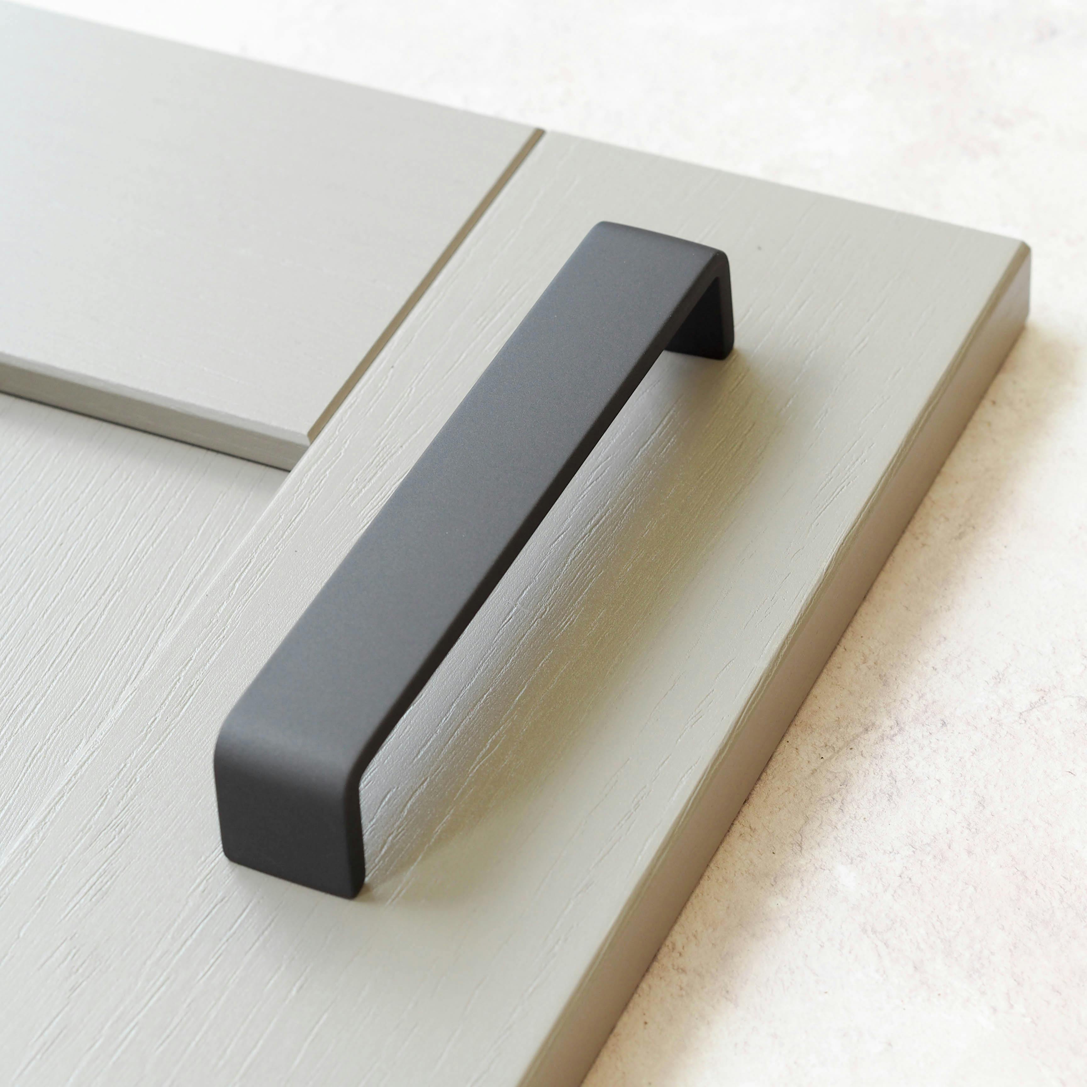 Rackhams Anthracite/Dark/Grey D Handles - 160Mm Handle