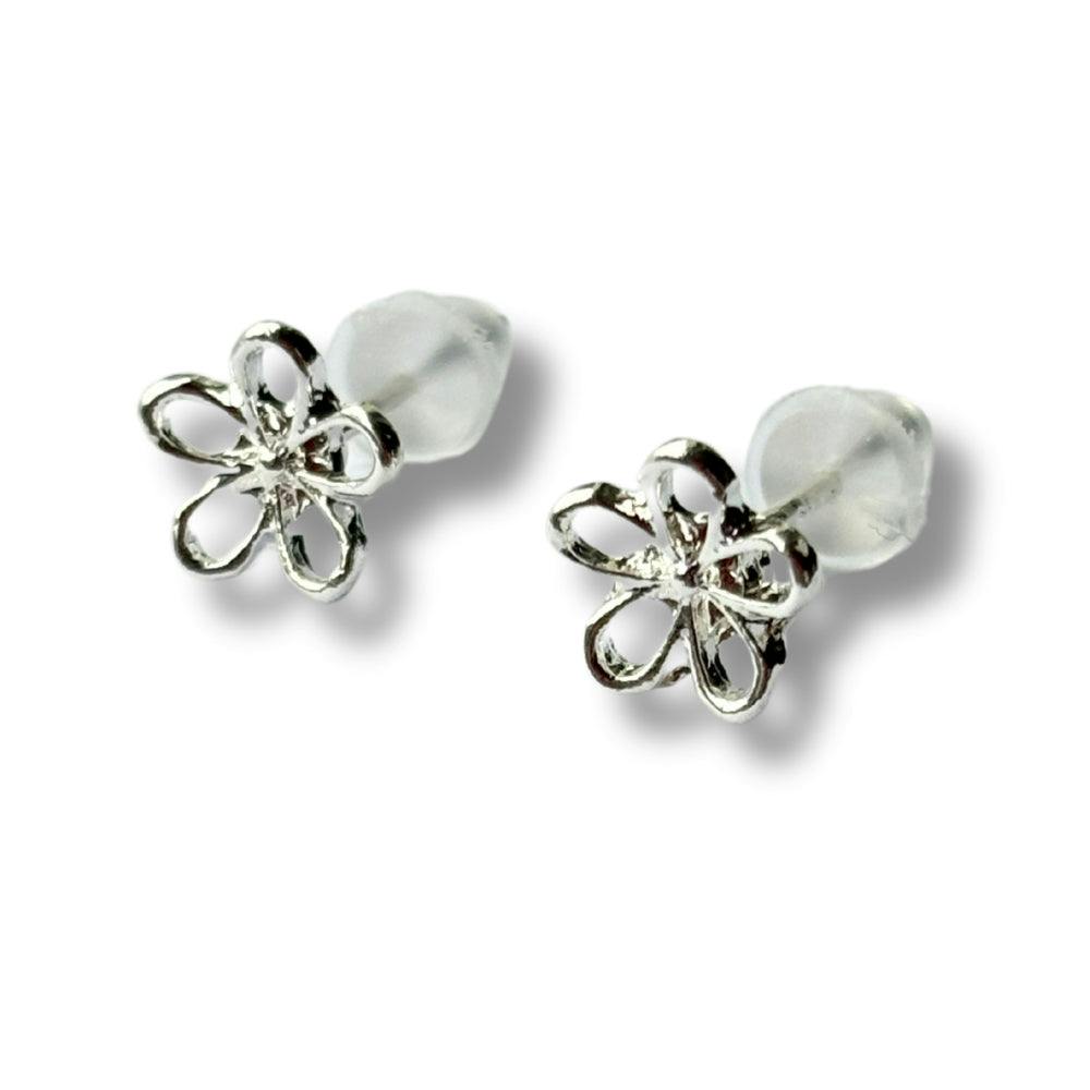 Aye Do Gifts Women's Silver Open Daisy Stud Earrings - Image 2