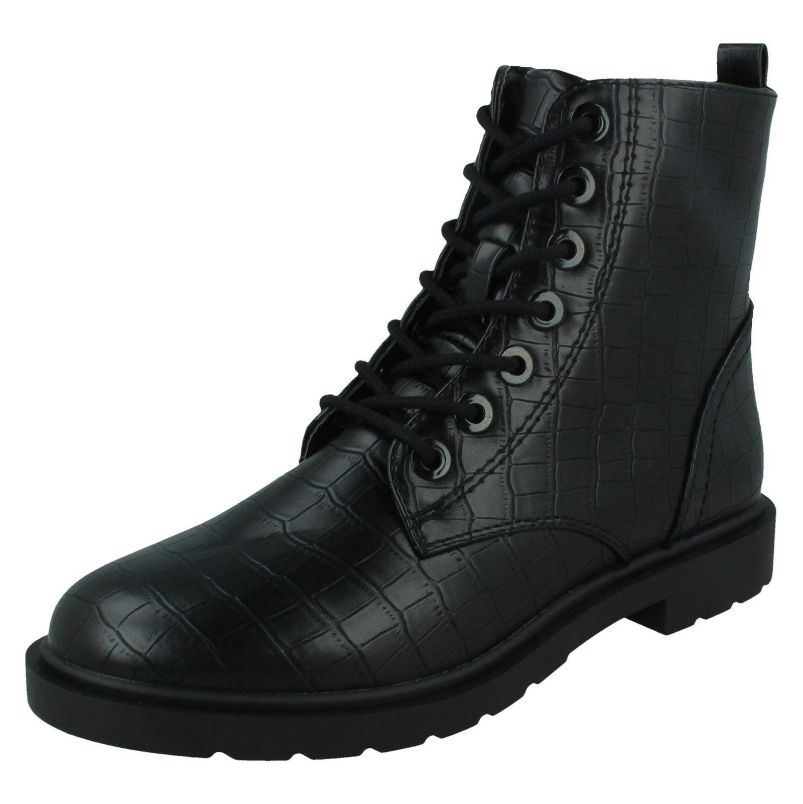 Spot On Women's Black Casual Ankle Boots - Croc Print - Uk 3