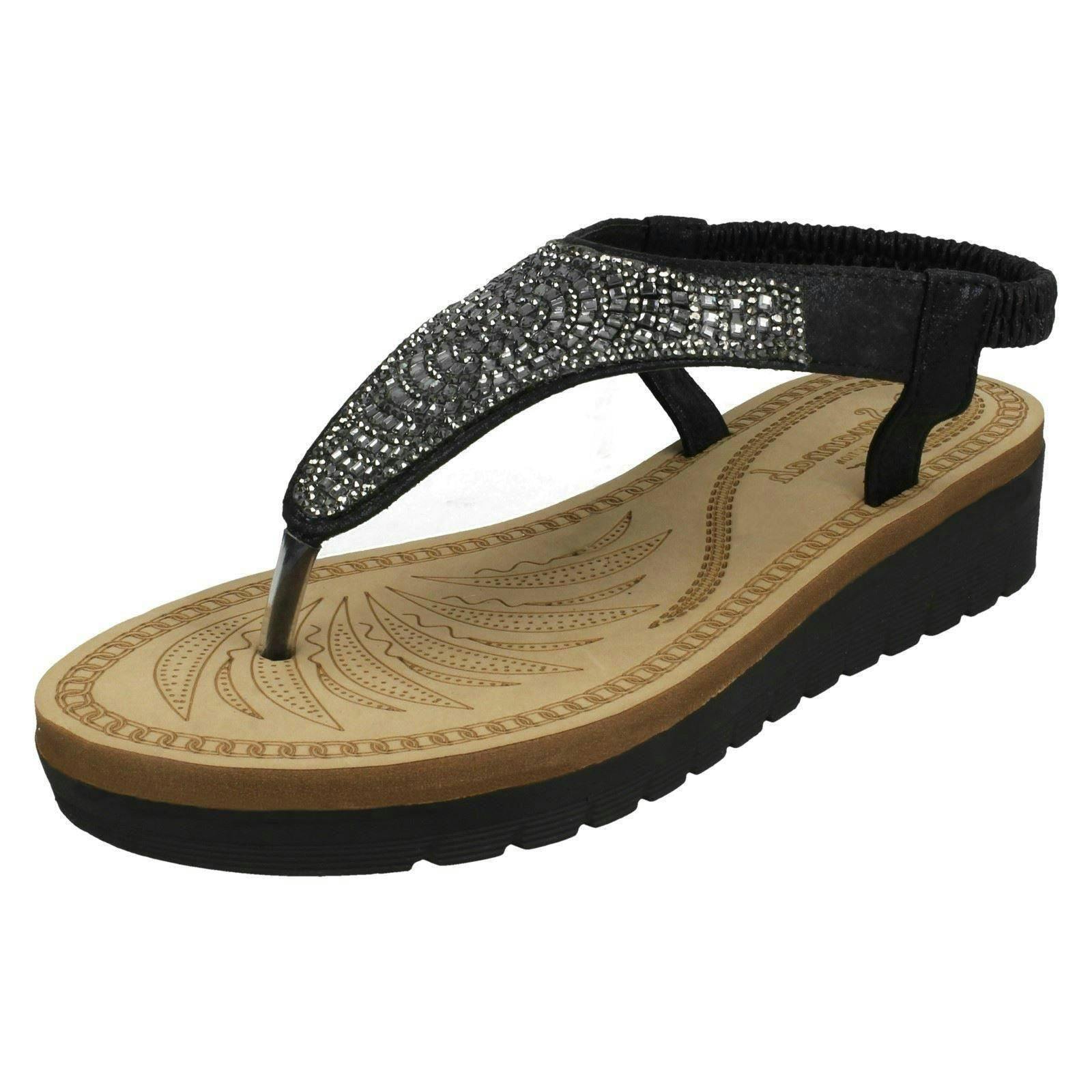 Savannah Women's Black Mid Wedge Toepost Sandals - Uk 5