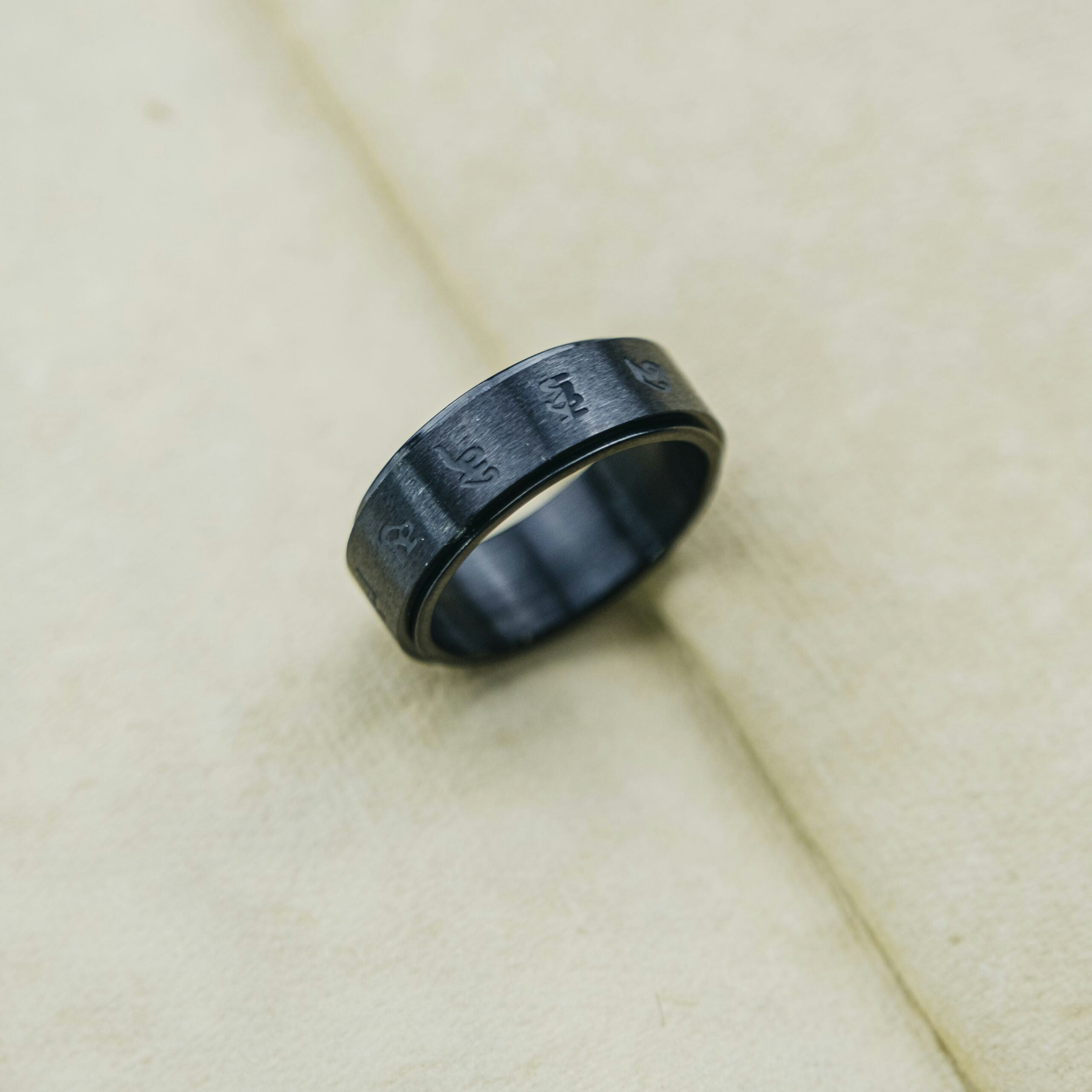 The Colourful Aura Men's Black 8Mm Matt Rotating Buddhist Tibetan Spinner Prayer Monk Spinner Ring | Size: 11 - Image 2