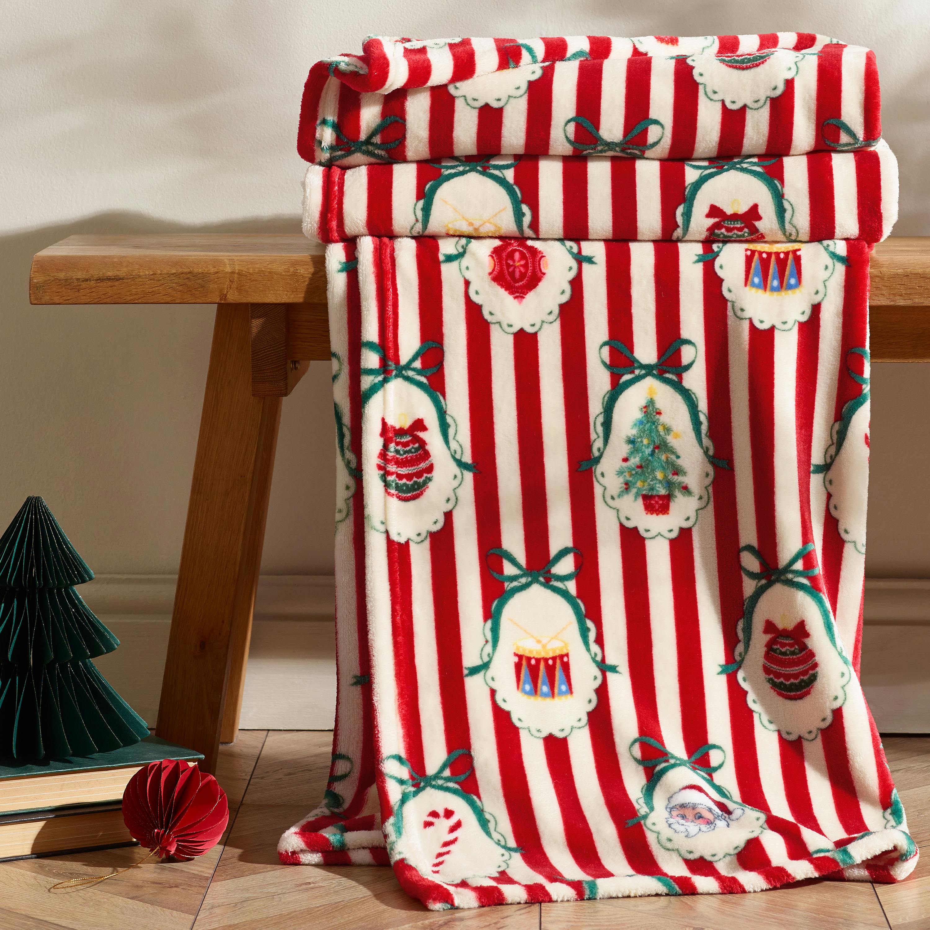 Catherine Lansfield Red Christmas Vintage Stripe Cosy Fleece Blanket Throw - 130 X 170 Cm