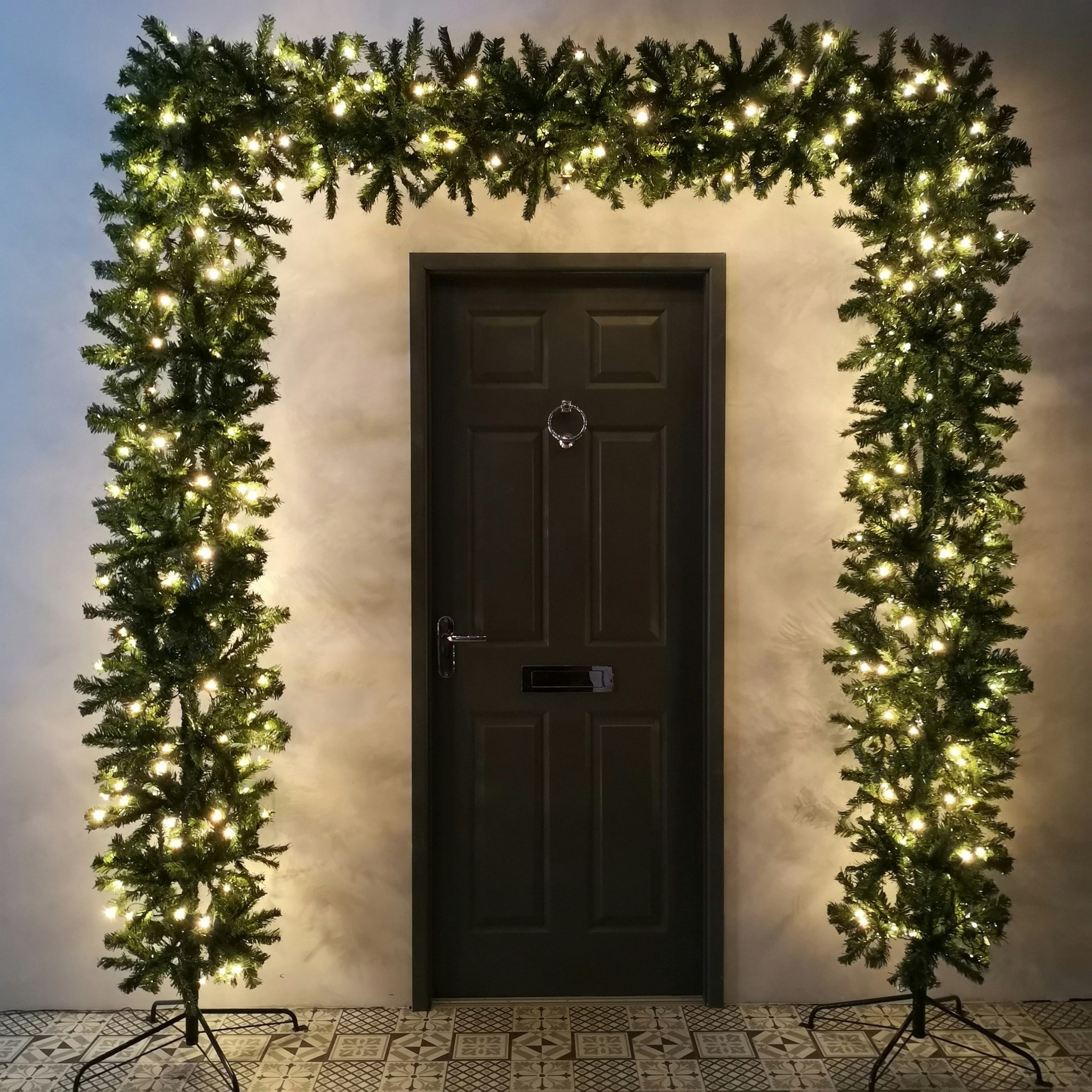 Samuel Alexander Premier Green Pre Lit Indoor And Outdoor Christmas Tree Arch 8Ft - Image 5