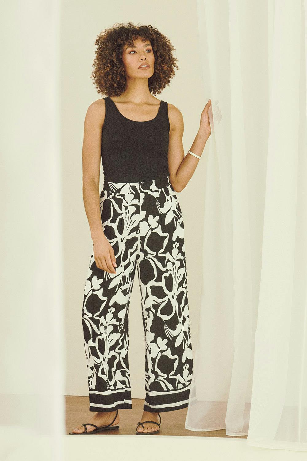 Izabel London Black Abstract Floral Wide Leg Trousers - 10