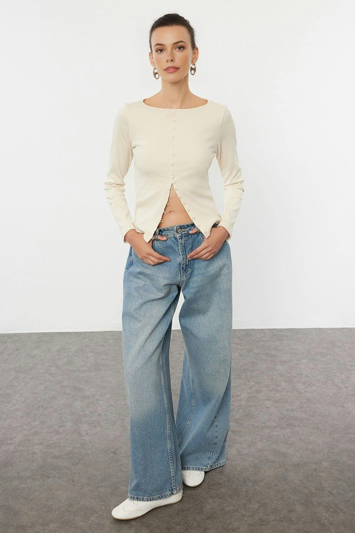 Wovcor Crew Neck Knit Blouse With Button Detail - Stone - S