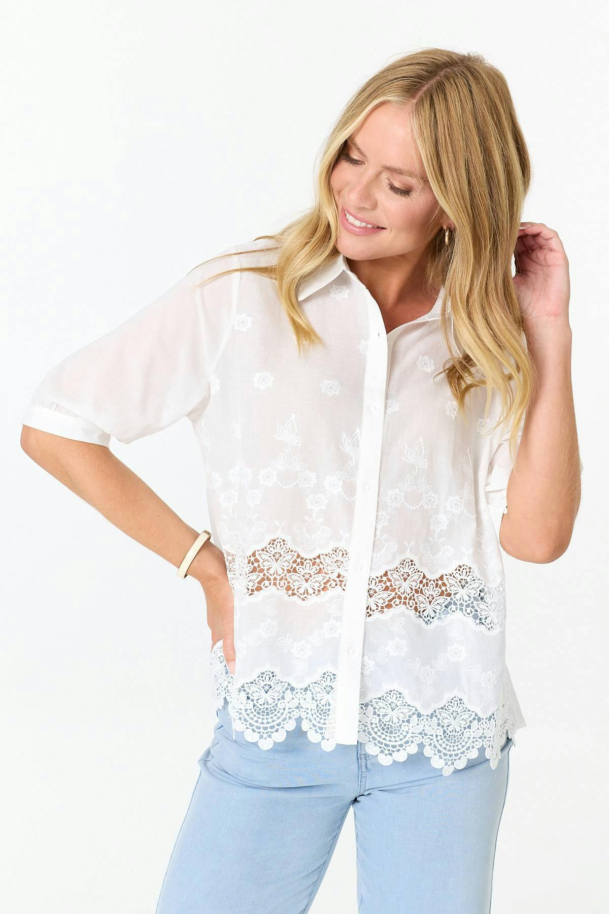 Izabel London White Lace Hem Relaxed 3/4 Sleeve Shirt - S/M