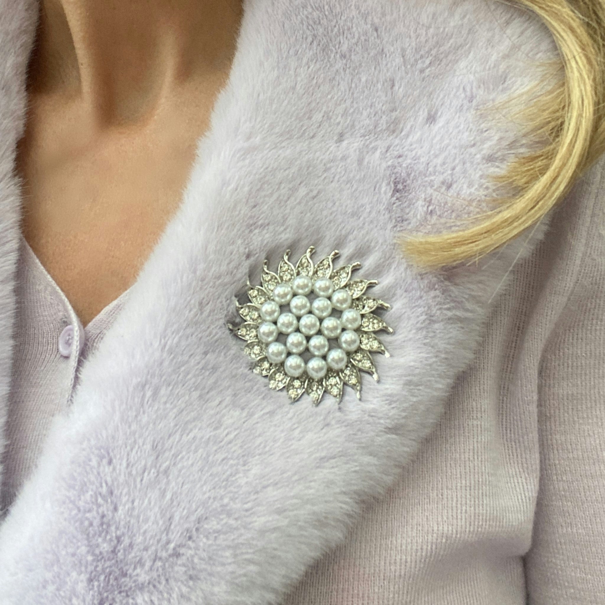 Queenmee Accessories Silver/Gold Sunflower Brooch With Pearl And Crystal In Or