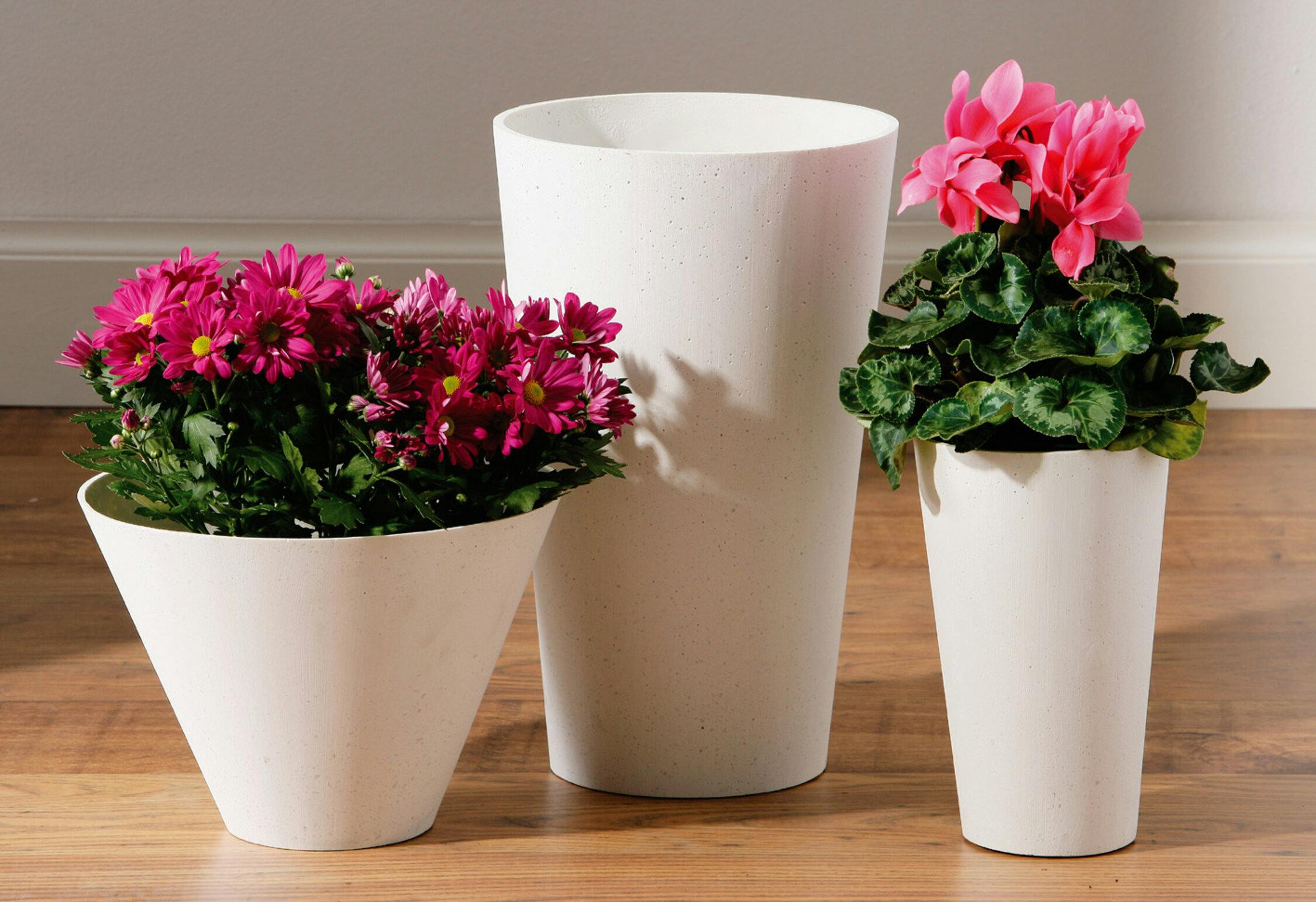 Premier Housewares Savita Footed Vase With Square Base - Image 2