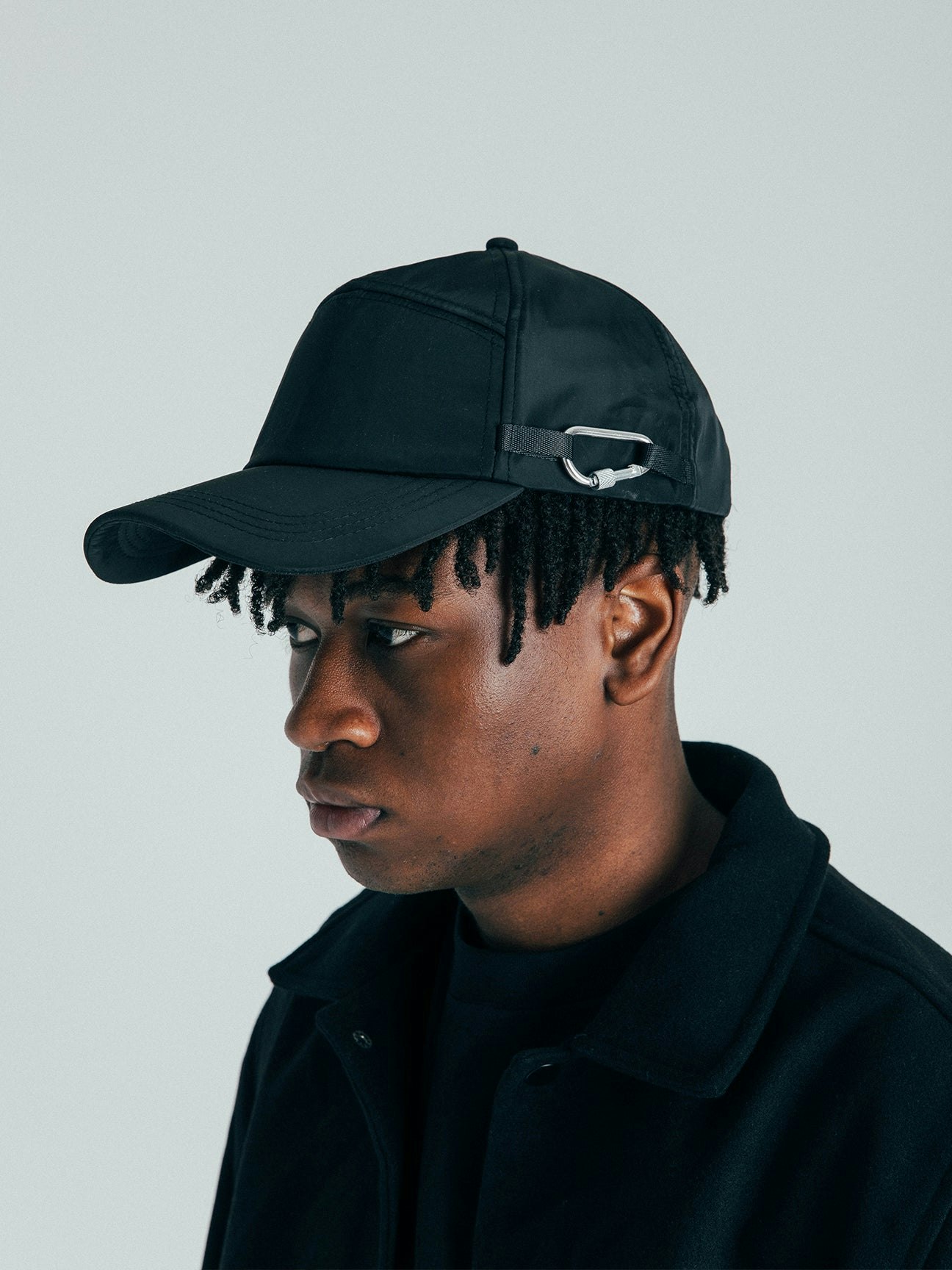 Svnx Black Knox 6 Panel Cap With Carabiner Detail In