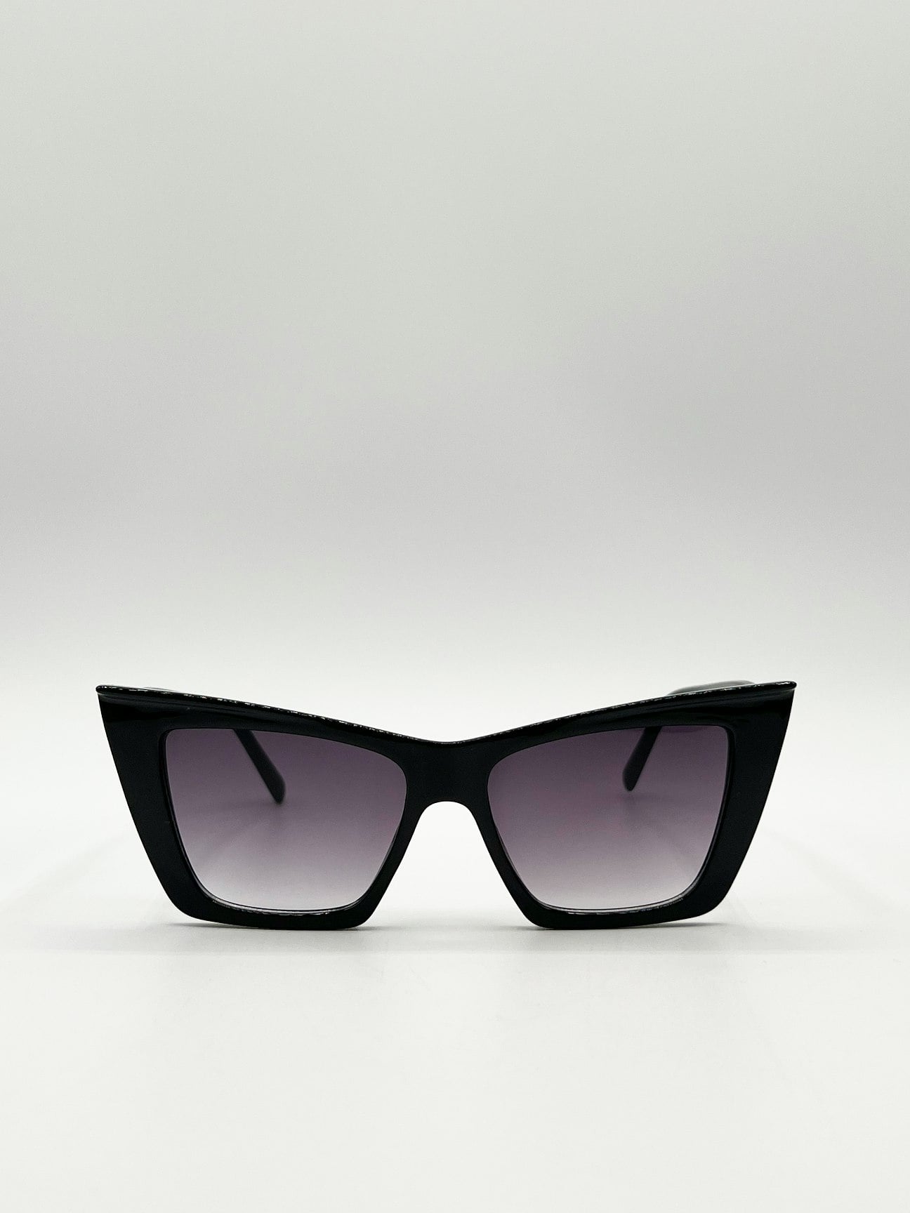 Svnx Black Oversized Angular Cateye Sunglasses - One Size