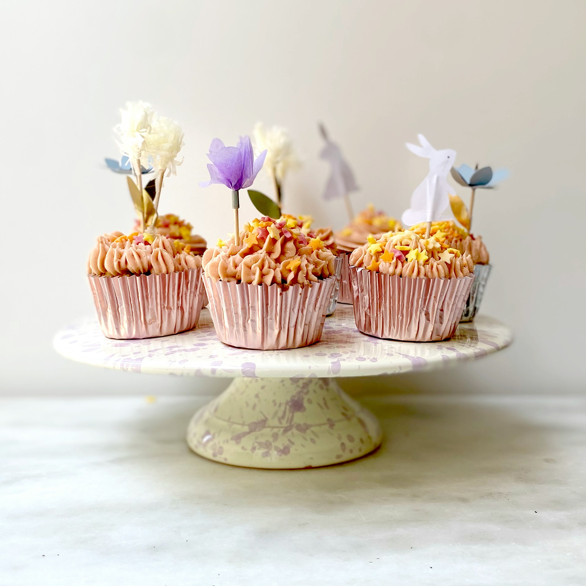 Hot Pottery Lilac Cake Stand Liberty