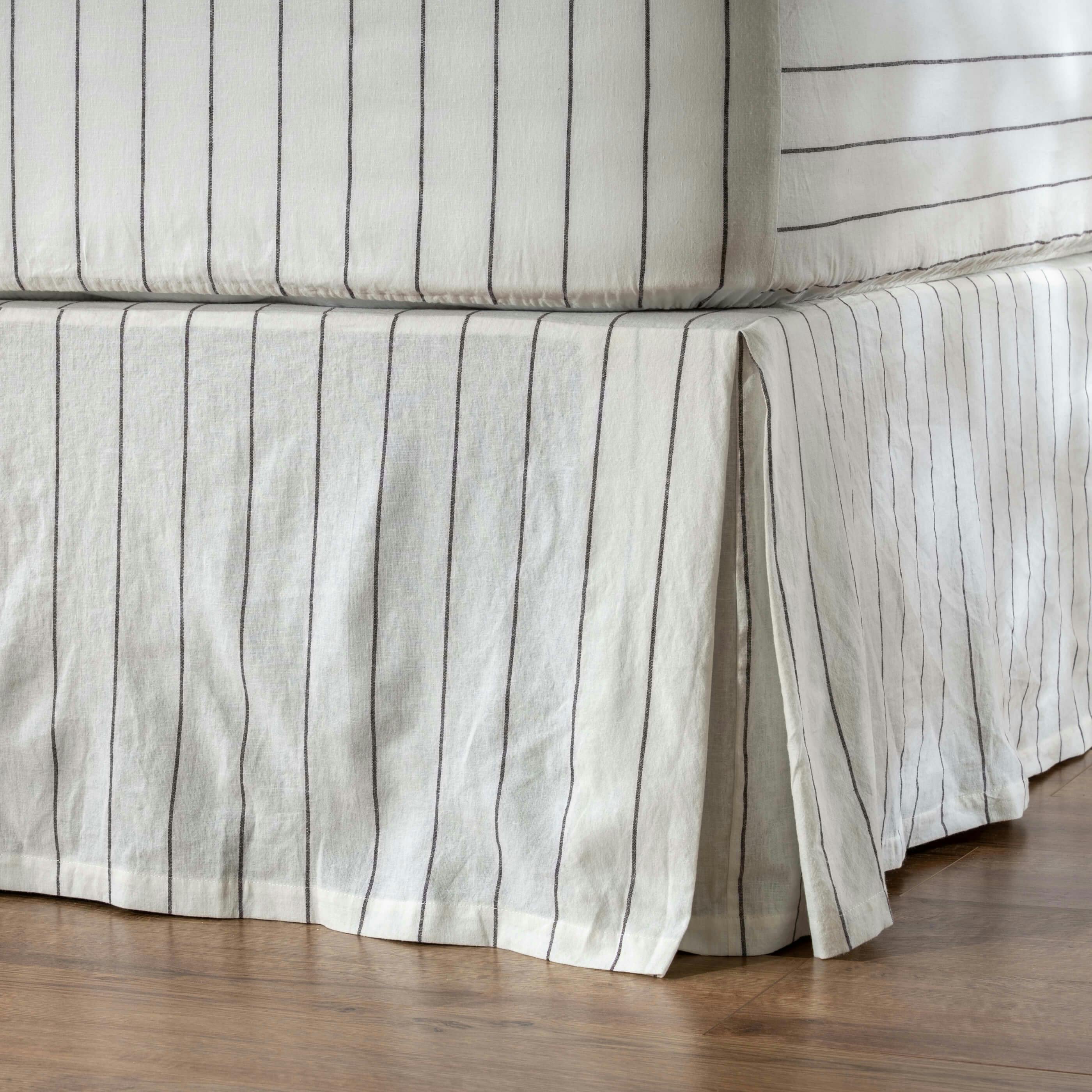 Soak&Sleep White / Blackberry Pinstripe Blended Linen/Cotton Bed Valance - King